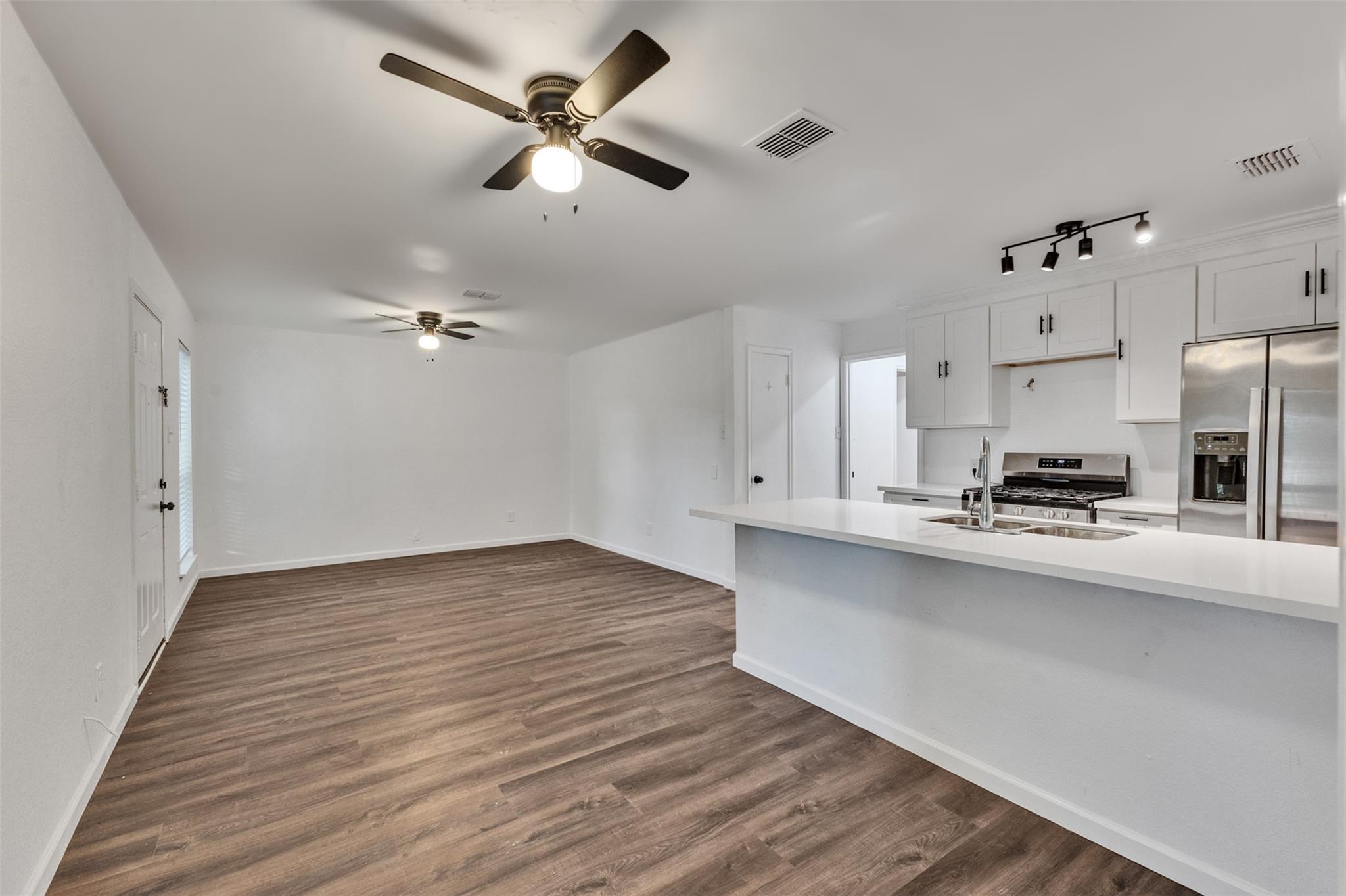 4926 Dollar Reef Drive Property Photo 7
