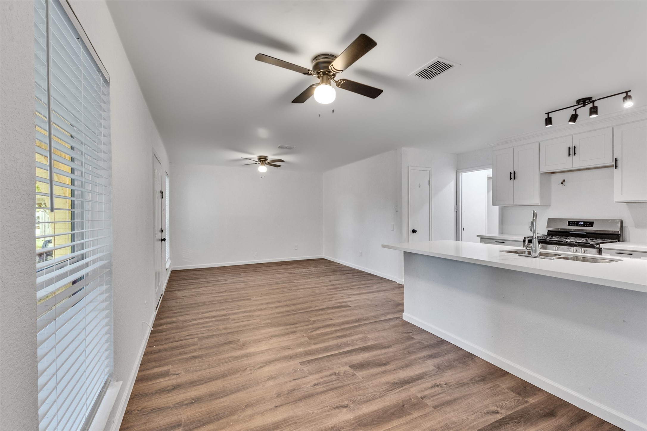 4926 Dollar Reef Drive Property Photo 11