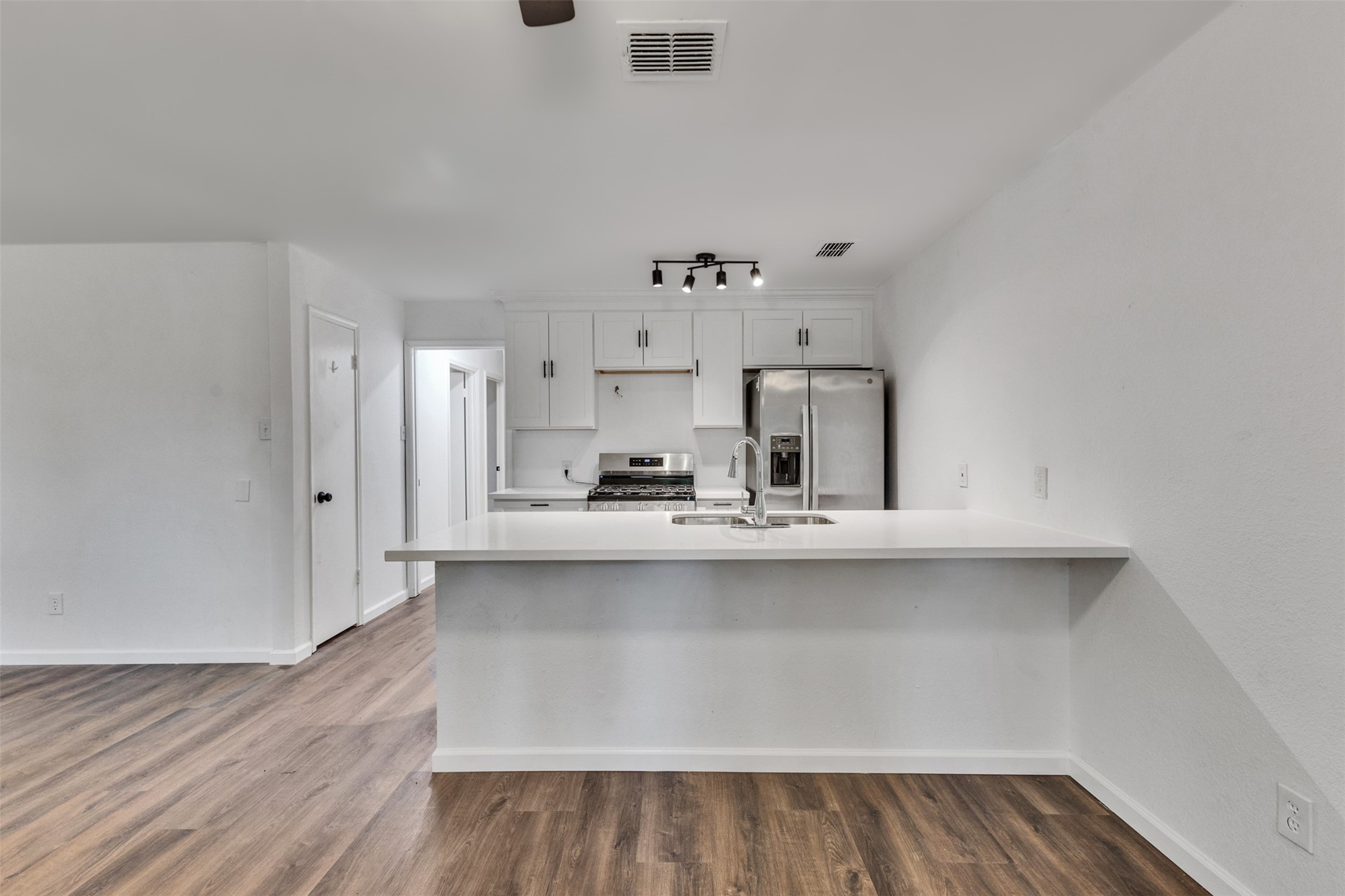 4926 Dollar Reef Drive Property Photo 14