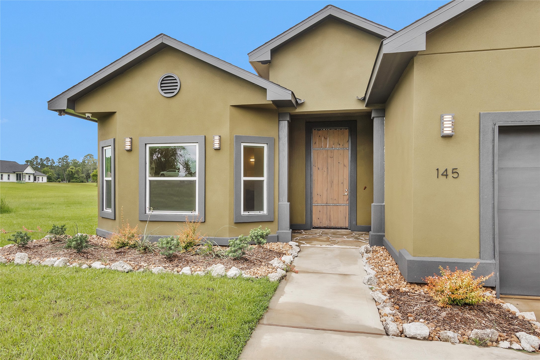 145 Meadowview Drive Property Photo 3