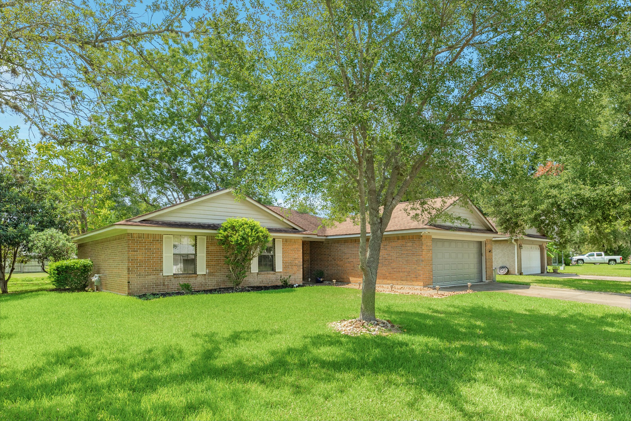 121 Bougainvillea Street Property Photo 2