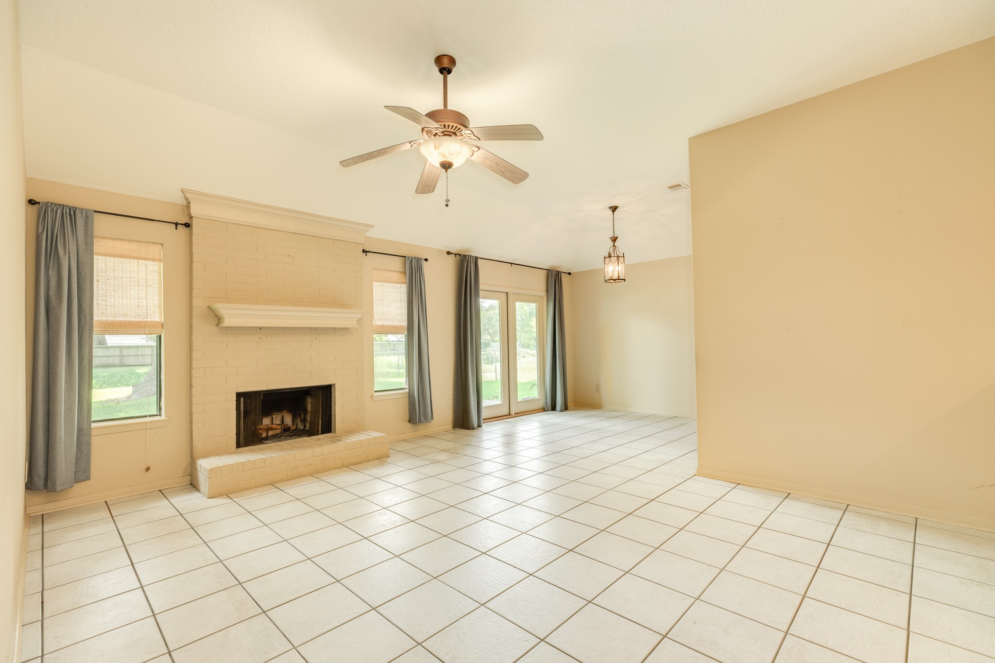 121 Bougainvillea Street Property Photo 8