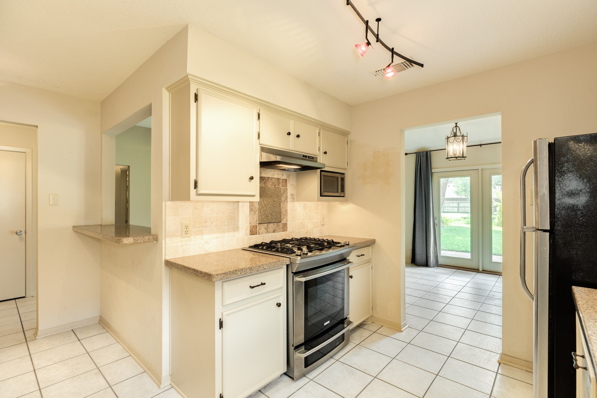 121 Bougainvillea Street Property Photo 12
