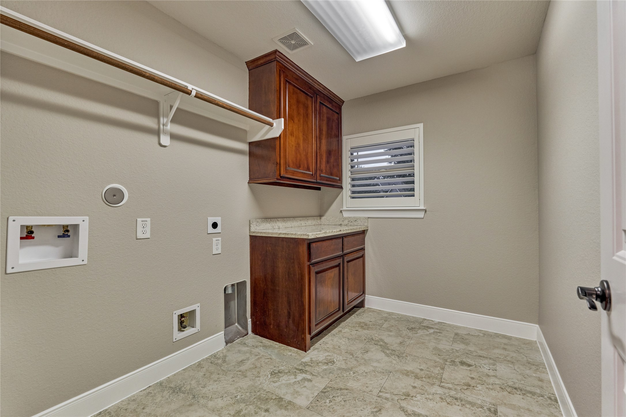 650 Edgewood Drive Property Photo 28