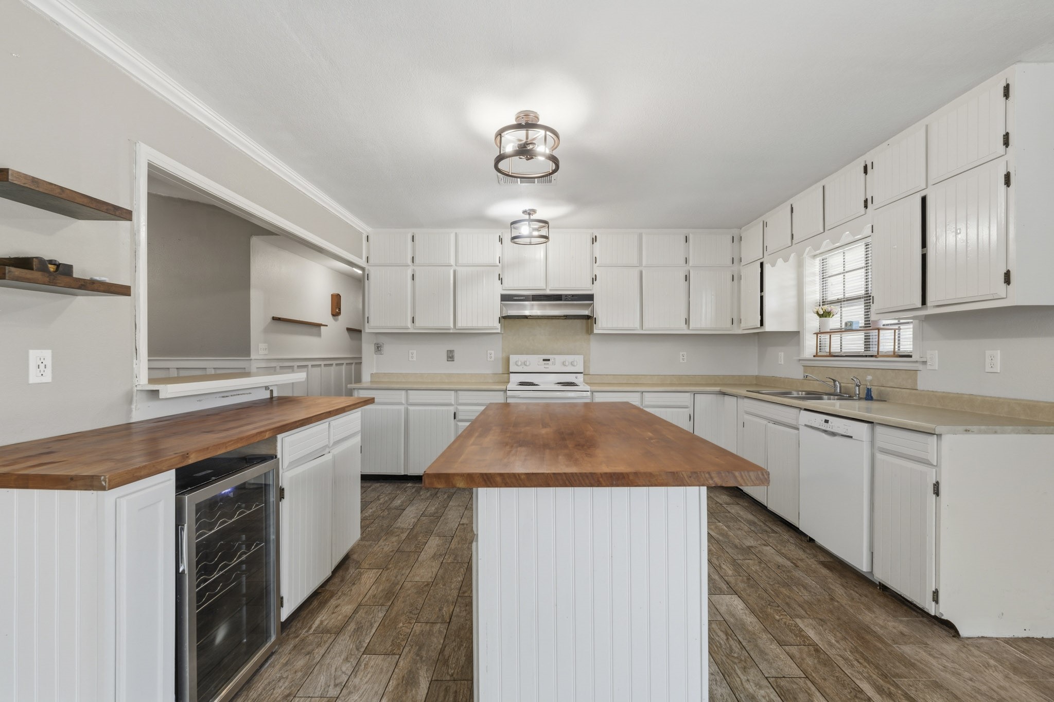 16101 Bluebird Street Property Photo 8