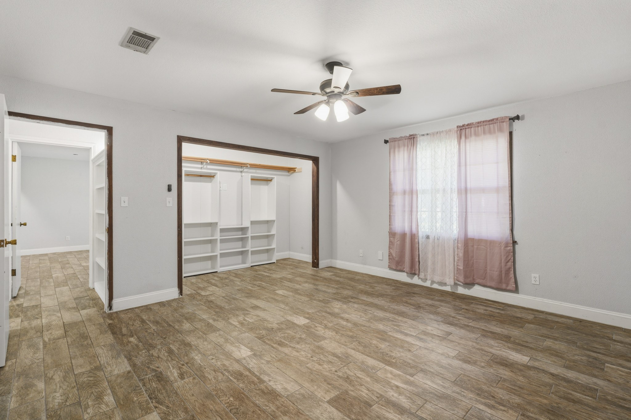 16101 Bluebird Street Property Photo 18