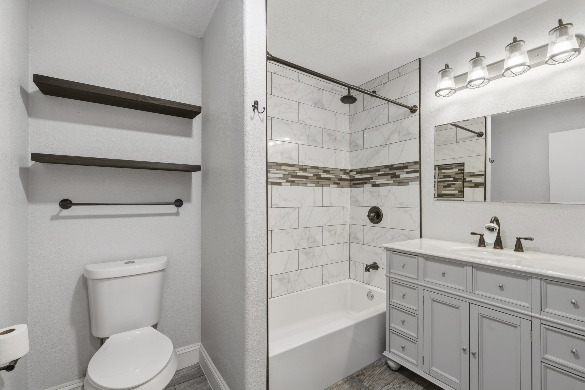 16101 Bluebird Street Property Photo 21