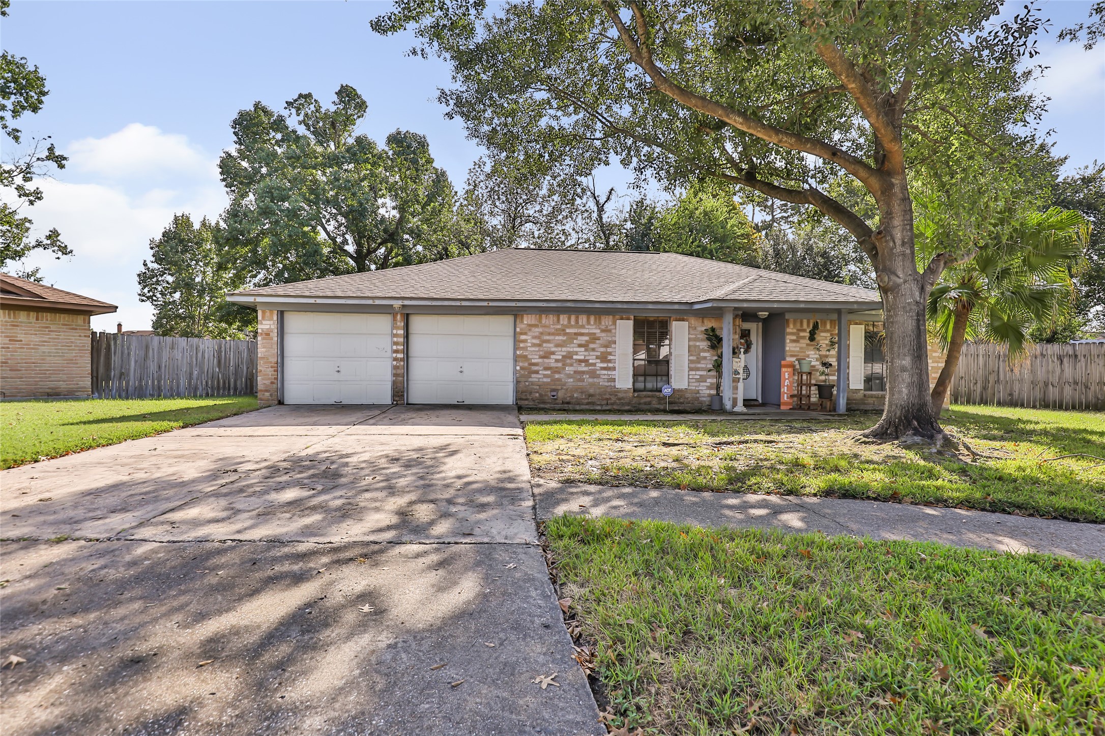 7322 Foxbend Lane Property Photo 1