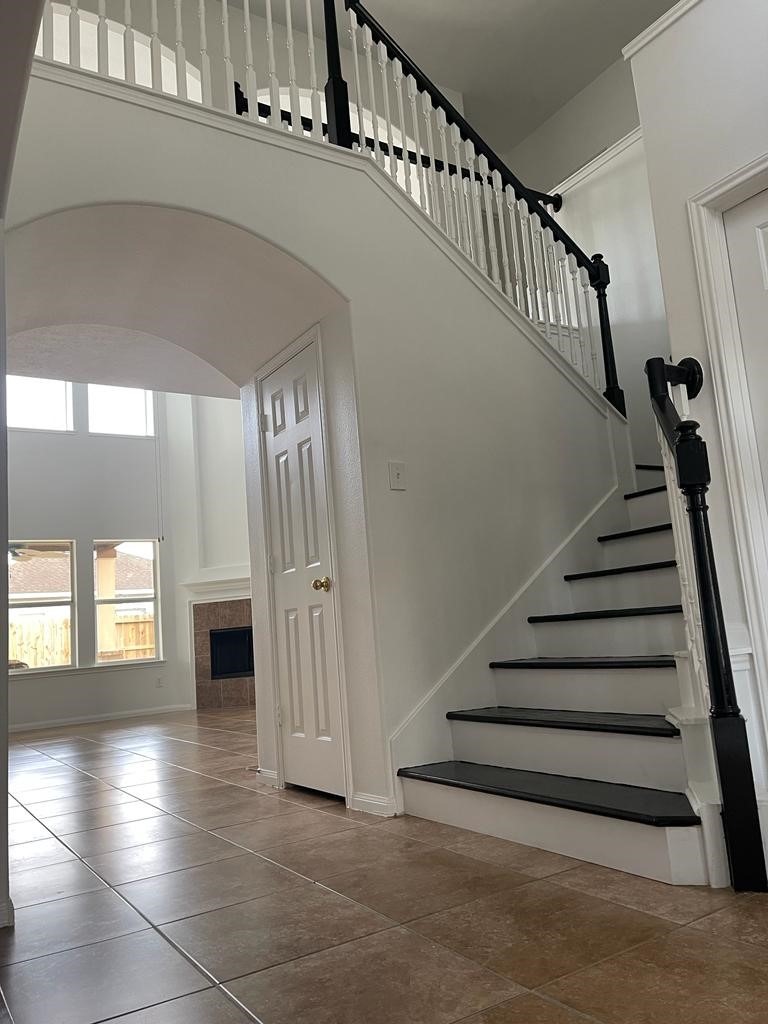 18511 Shadow Line Court Property Photo 3
