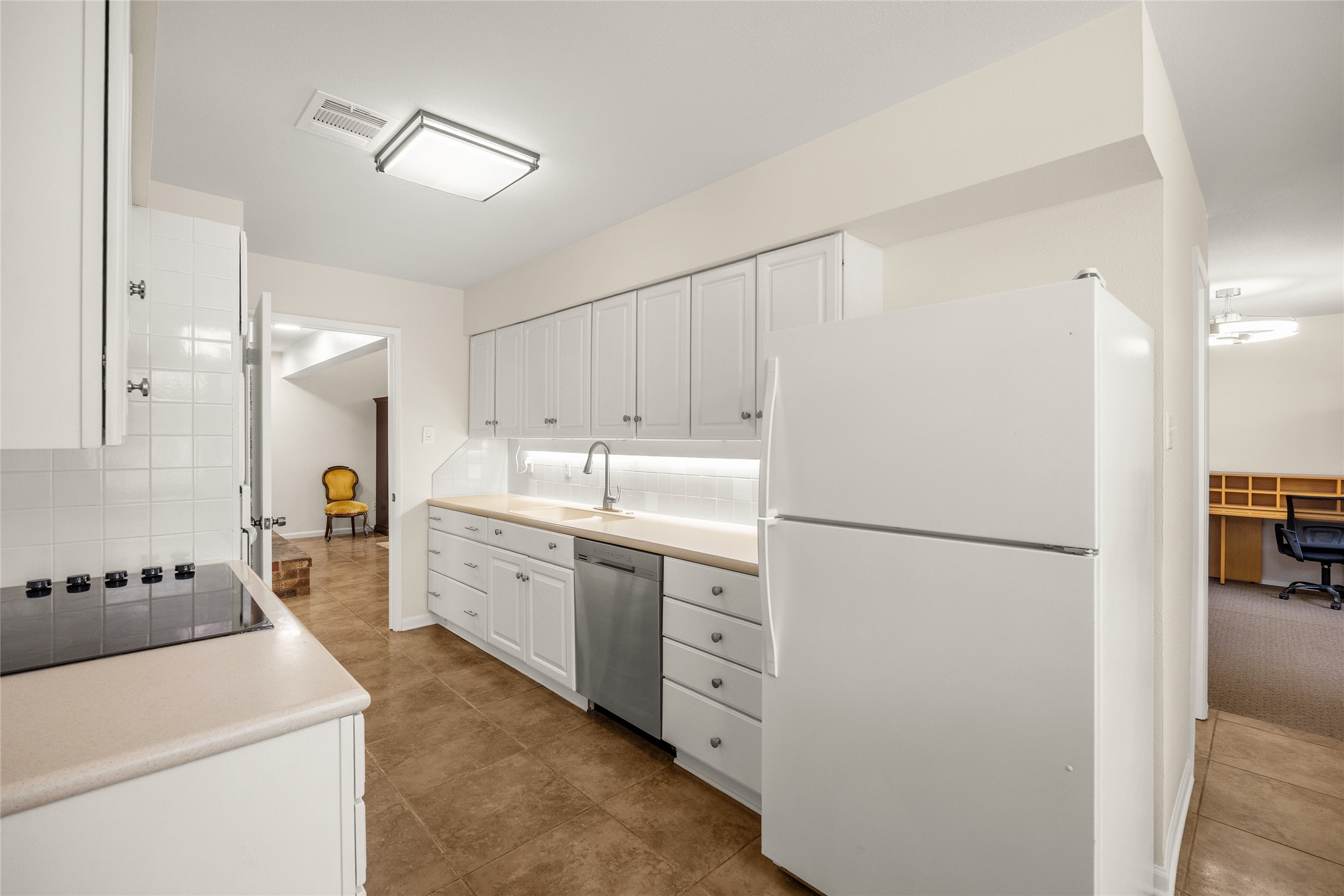 15410 Cobre Valley Drive Property Photo 14