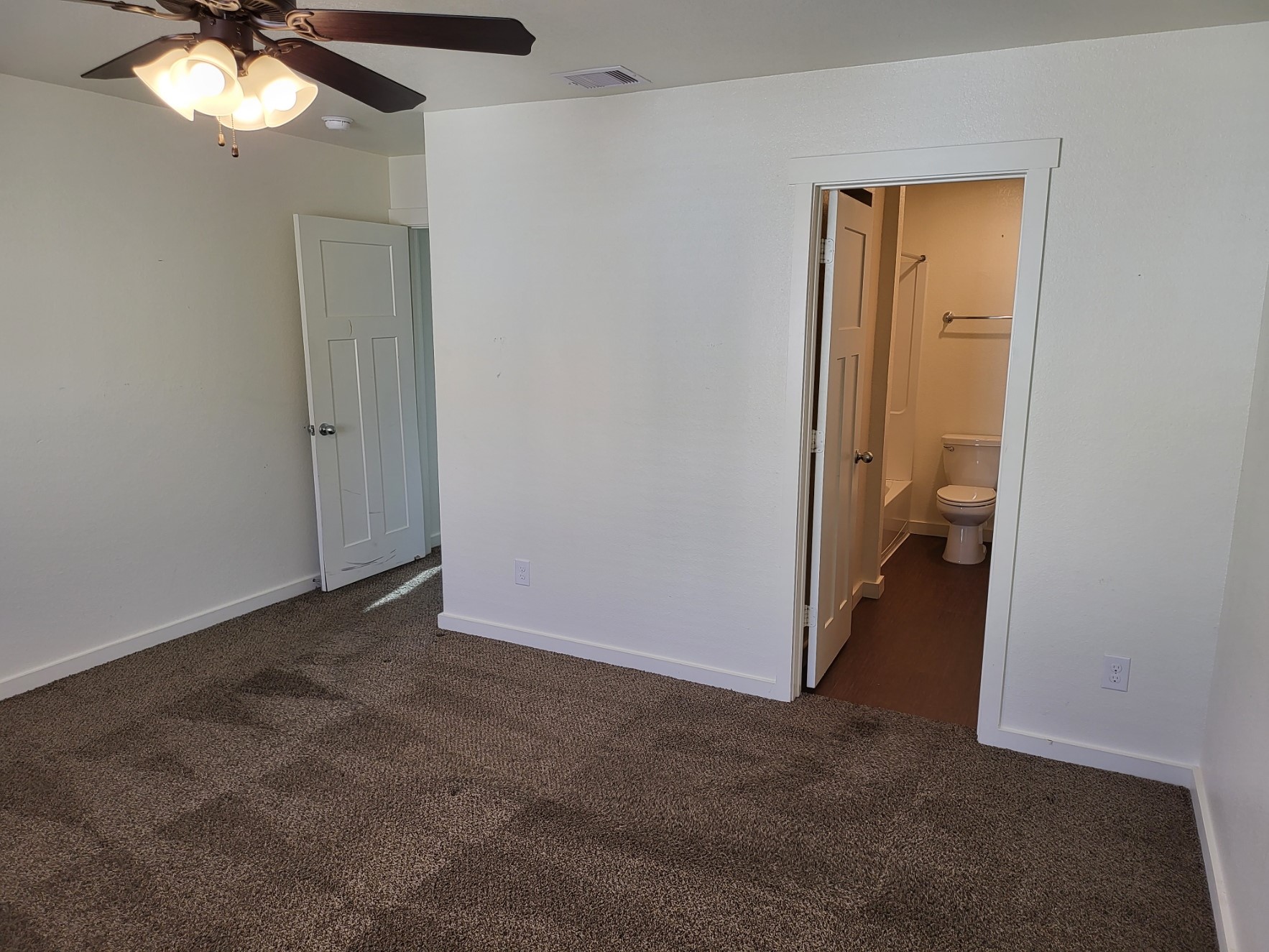 21155 Gosling Road 45b Property Photo 11