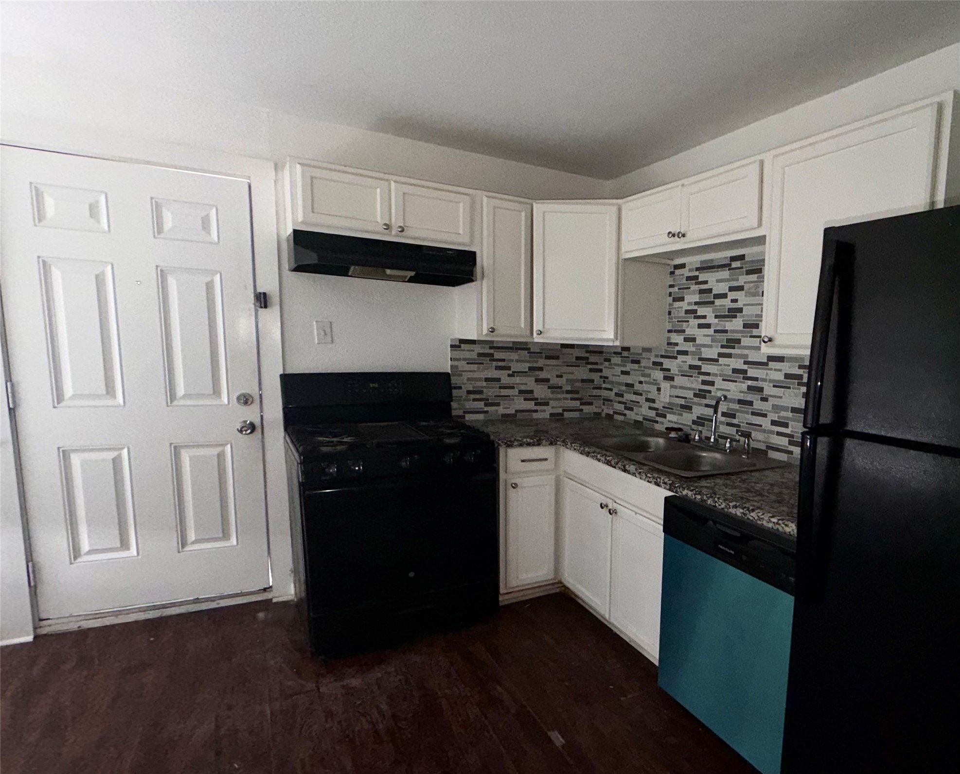 7018 Avenue F 3 Property Photo 3