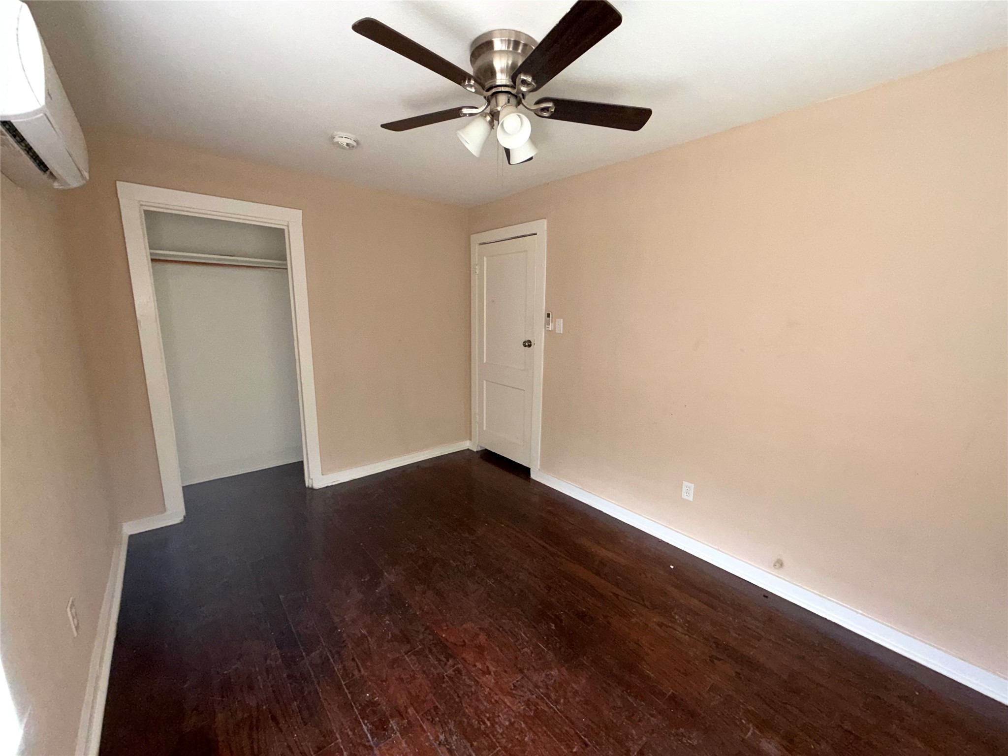 7018 Avenue F 3 Property Photo 5