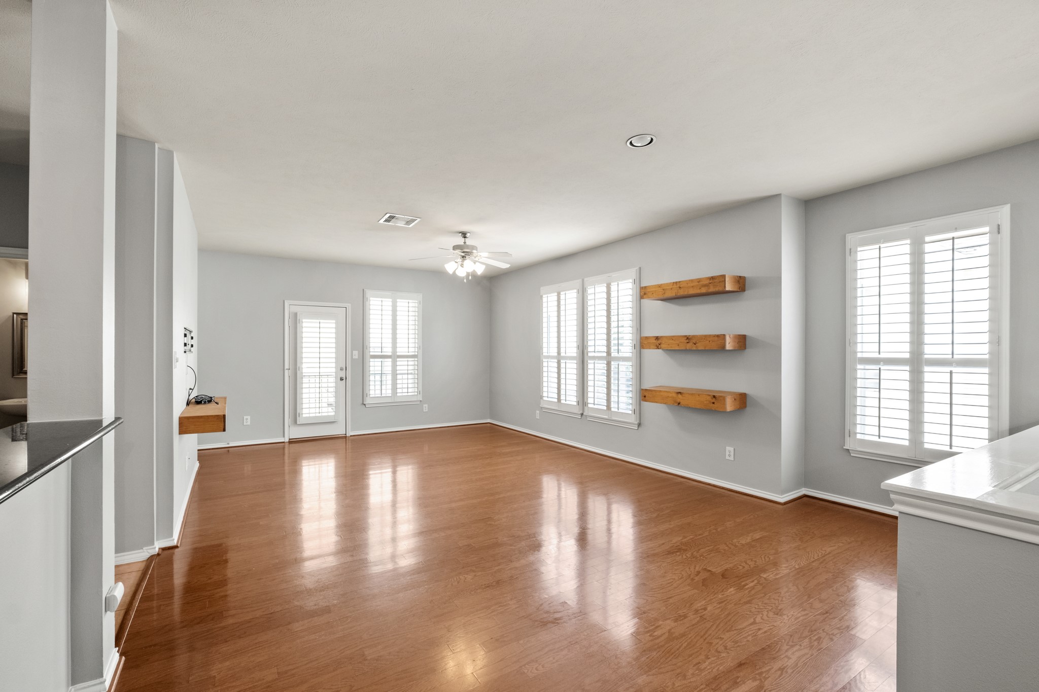 5314 Schuler Street Property Photo 6