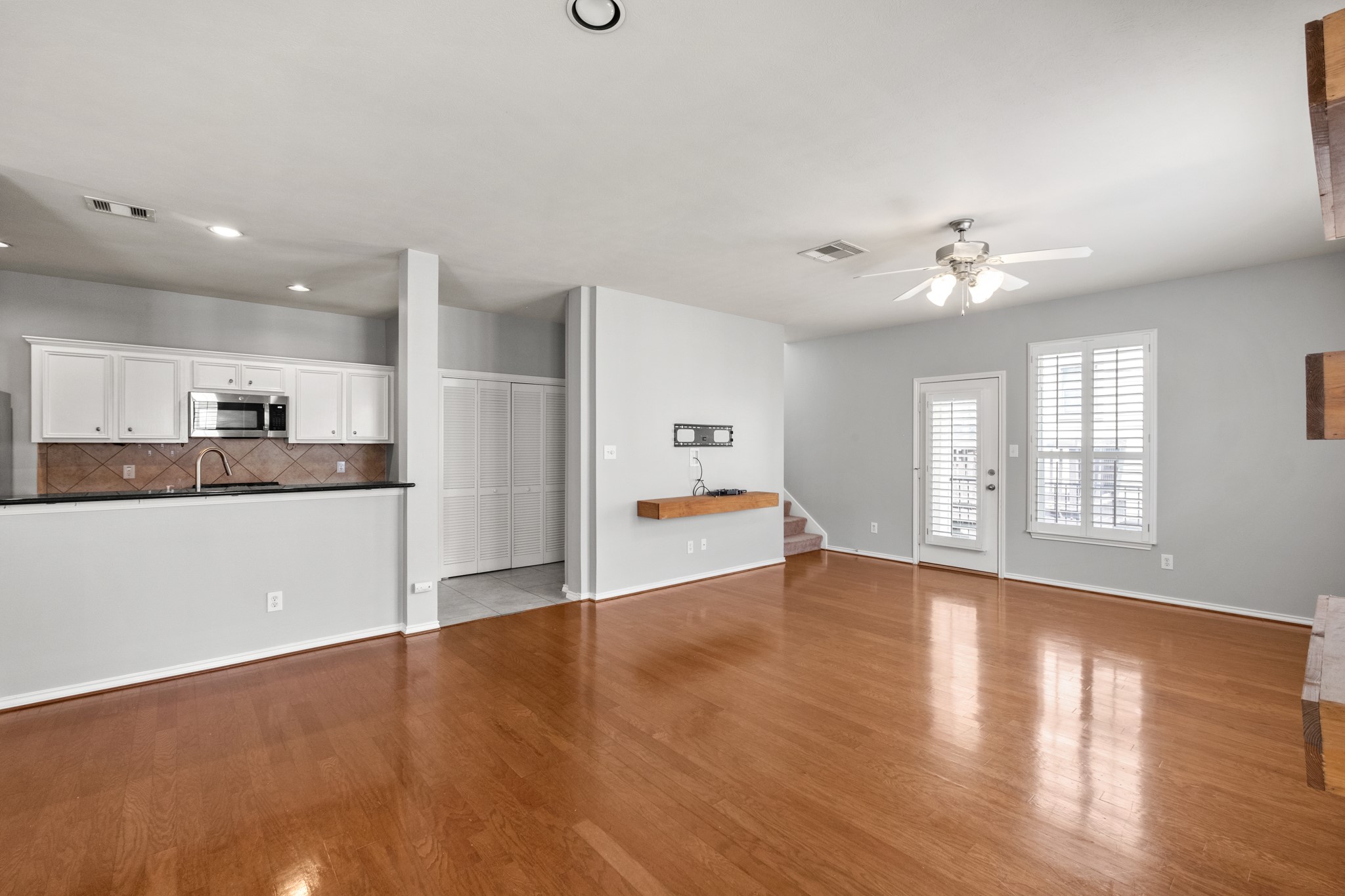 5314 Schuler Street Property Photo 7