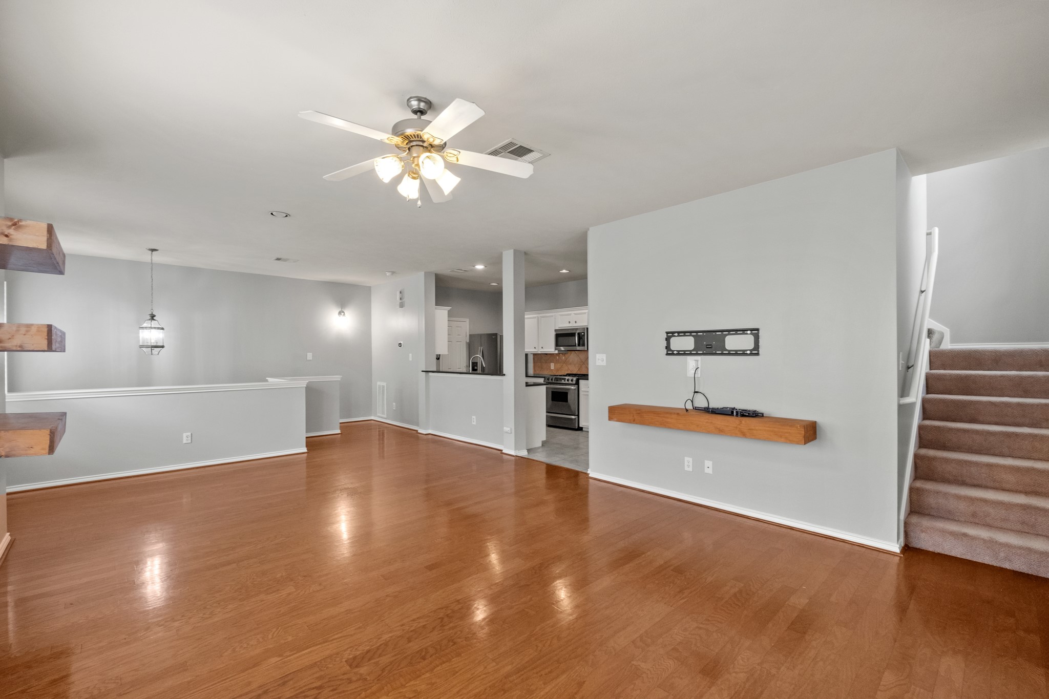 5314 Schuler Street Property Photo 8