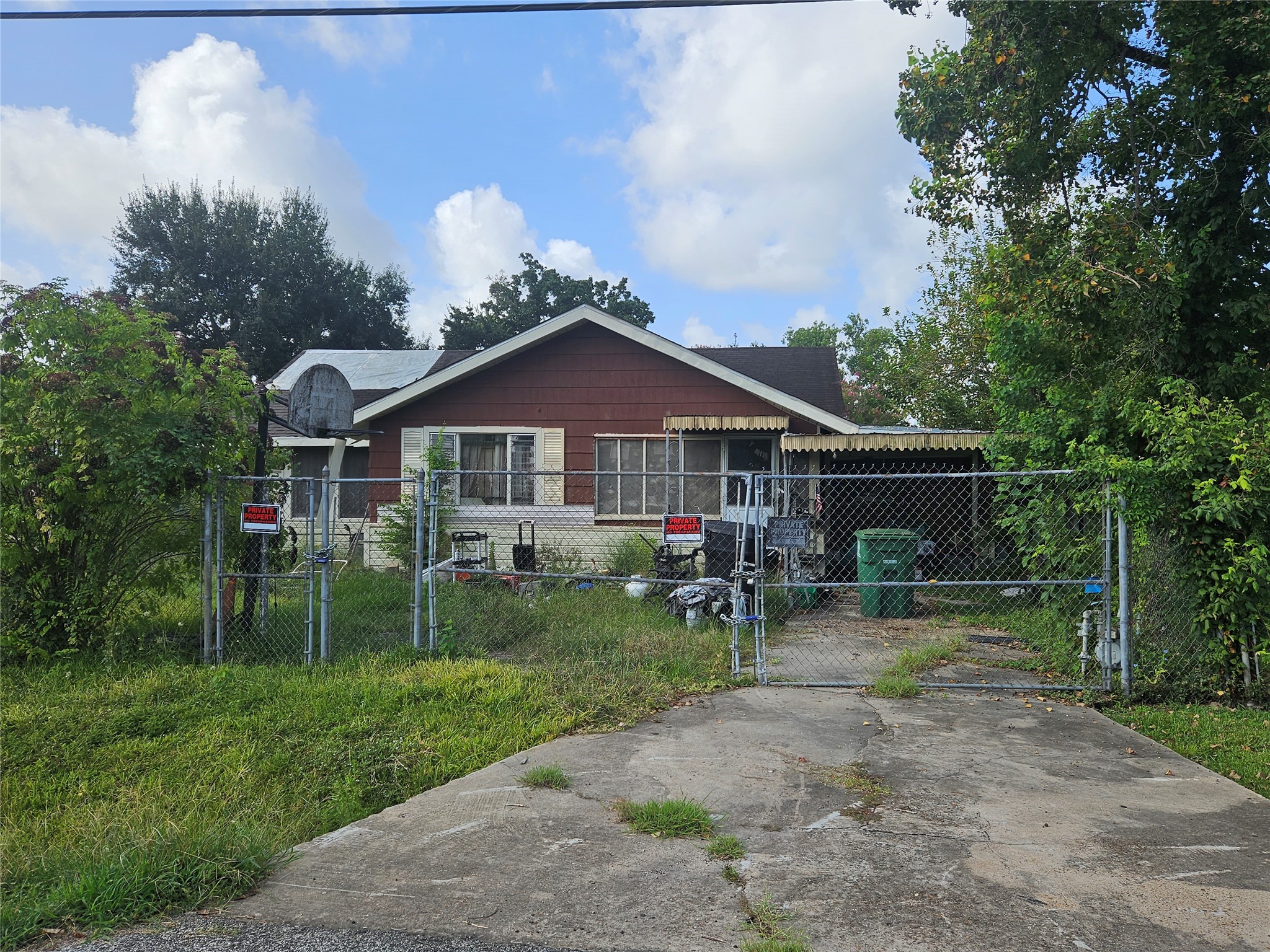 6826 Larkstone Street Property Photo 1