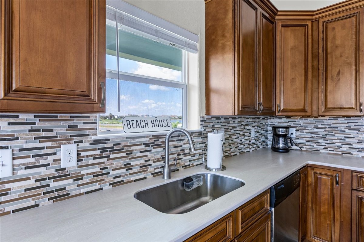 3902 Pirates Beach Court Property Photo 15