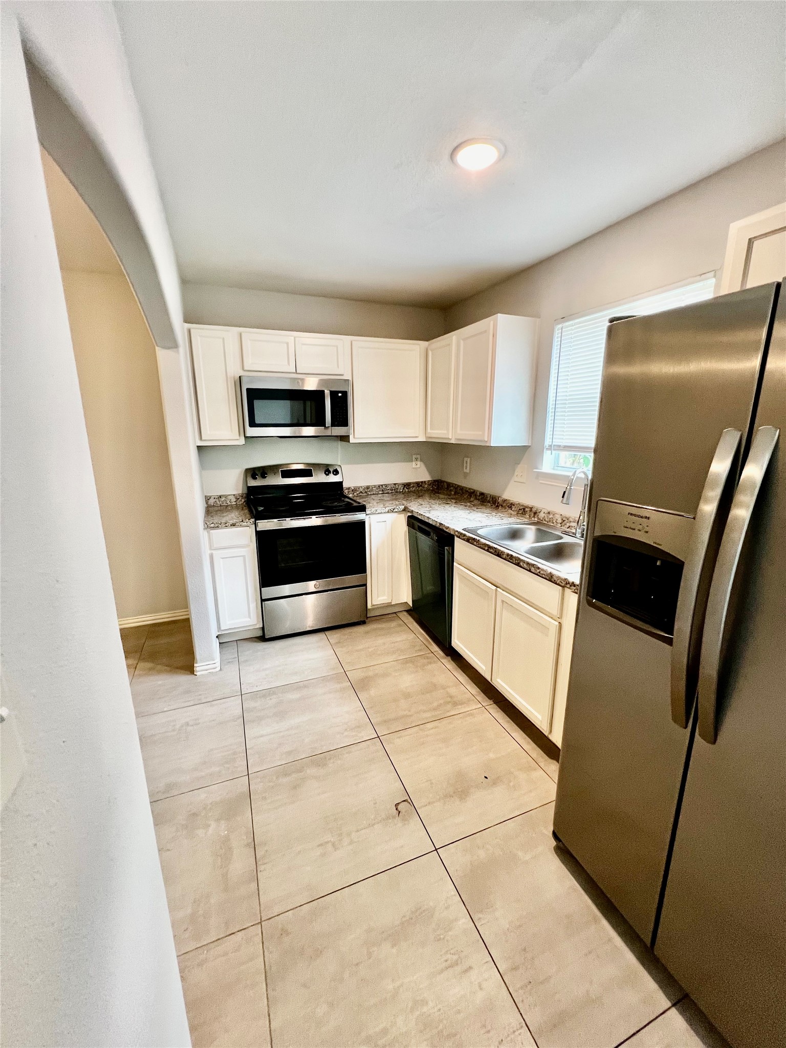 12422 Sunlit Wood Way Property Photo 3