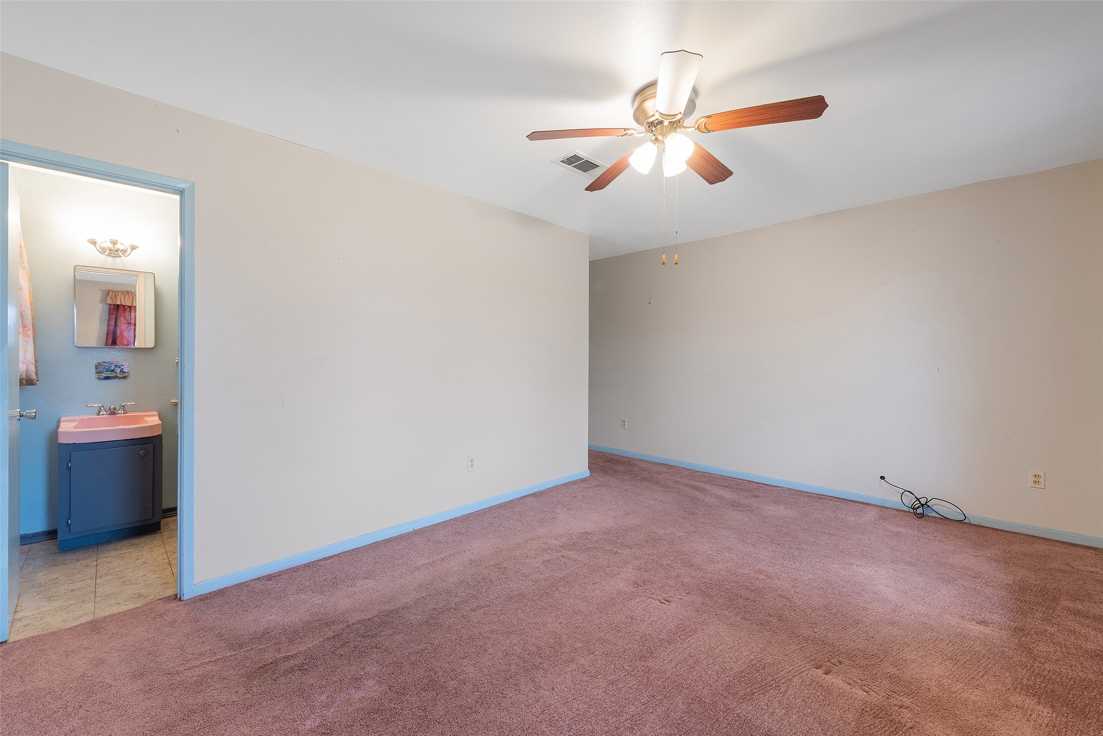 6046 Harbrook Drive Property Photo 16