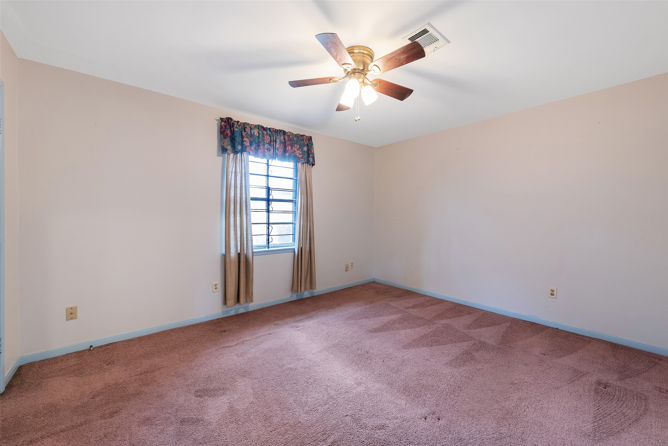 6046 Harbrook Drive Property Photo 21