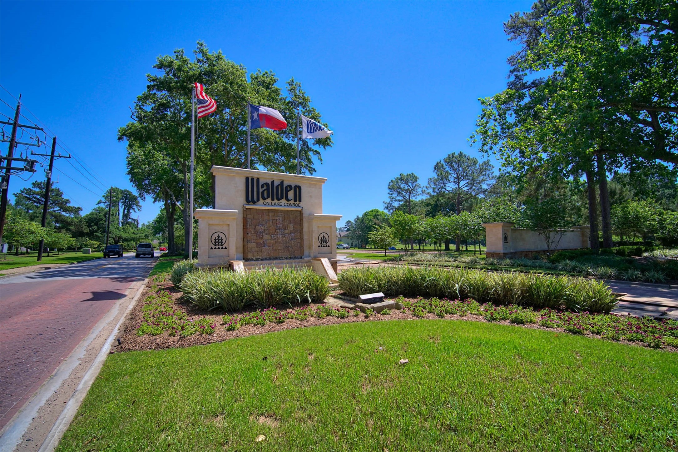 12115 Hawthorne Drive Property Photo 1