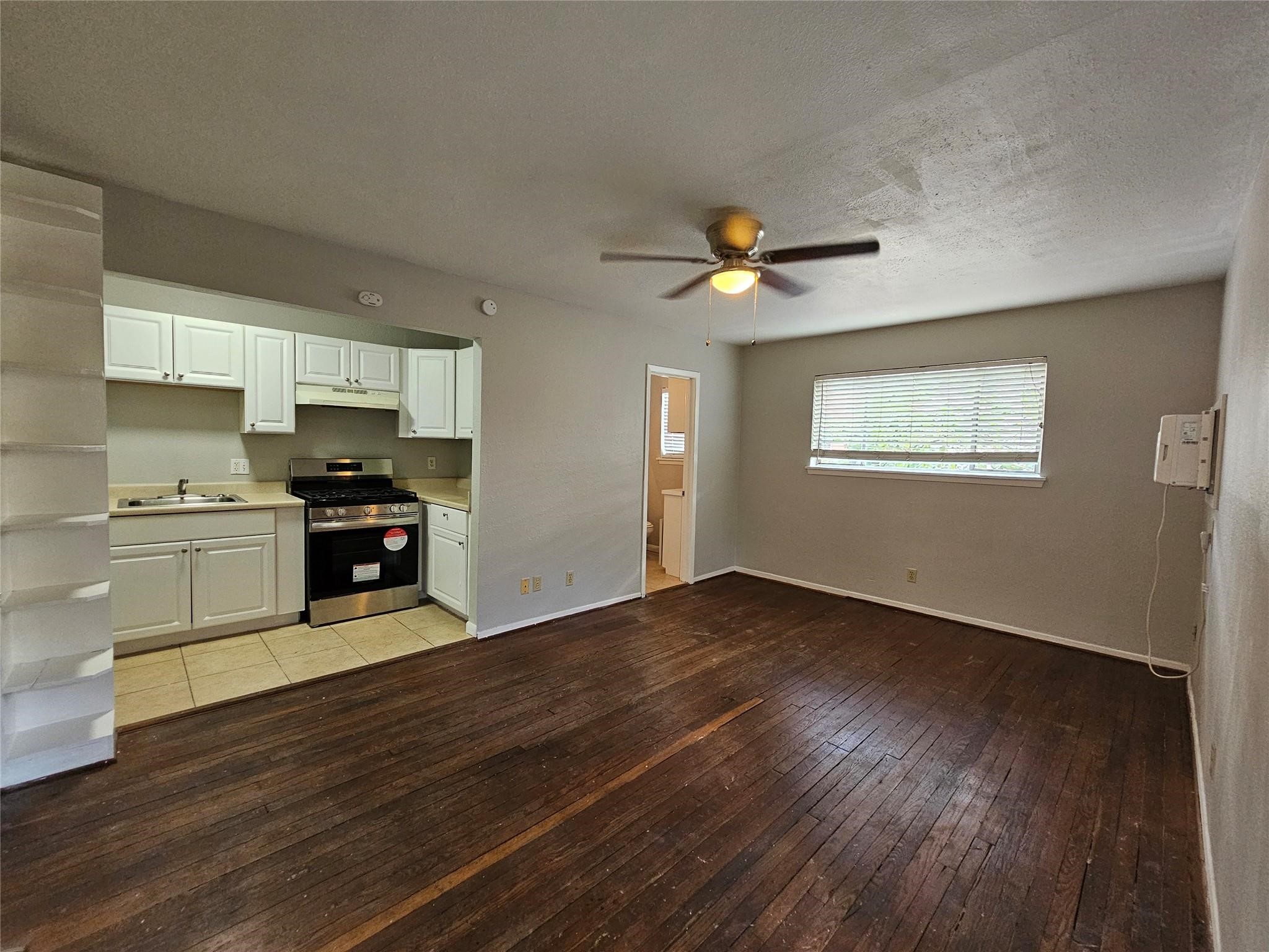 1806 W Main Street 8 Property Photo 4