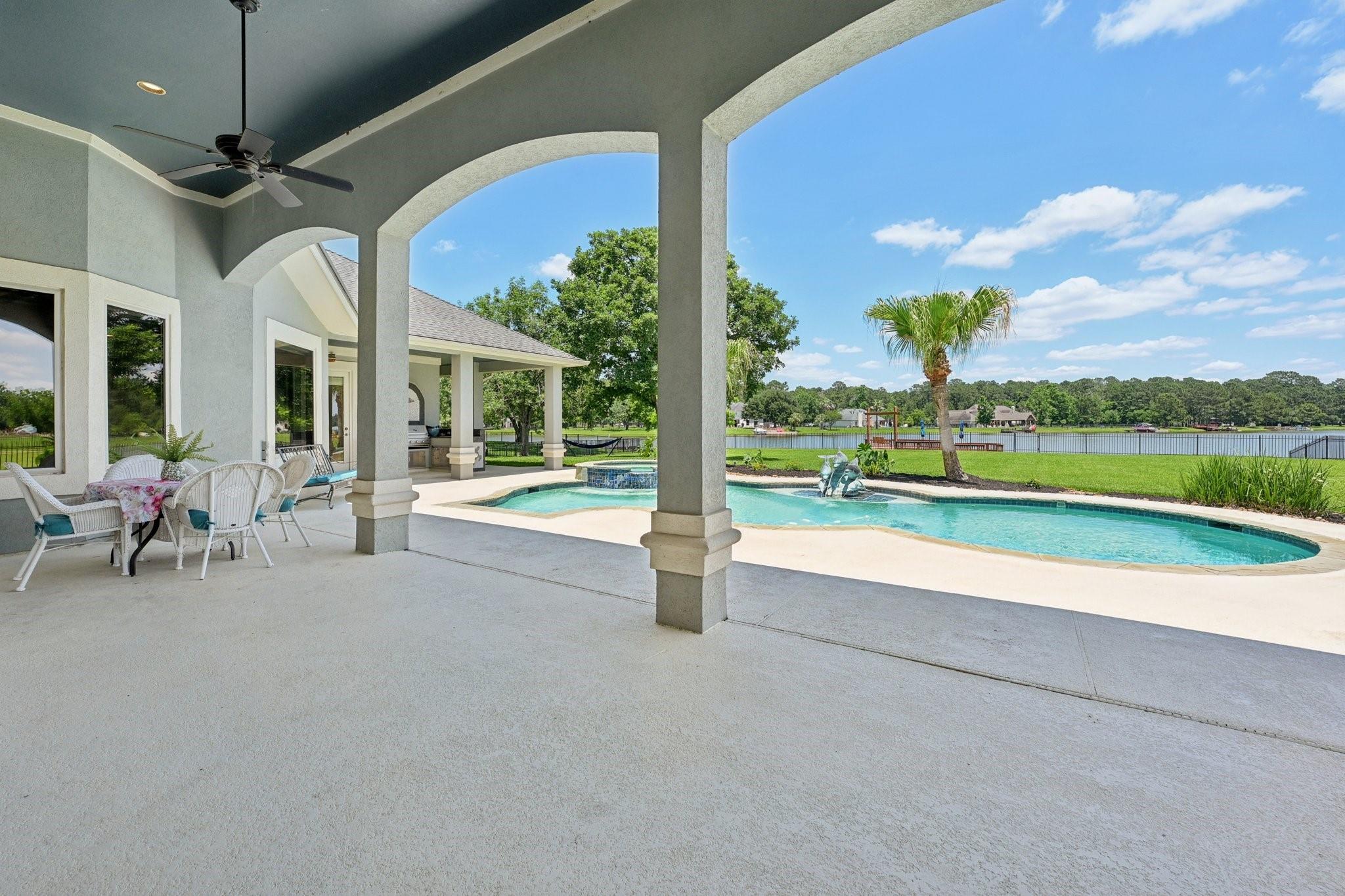 32318 Spinnaker Run, Magnolia Tx 77354 Property Photo 4