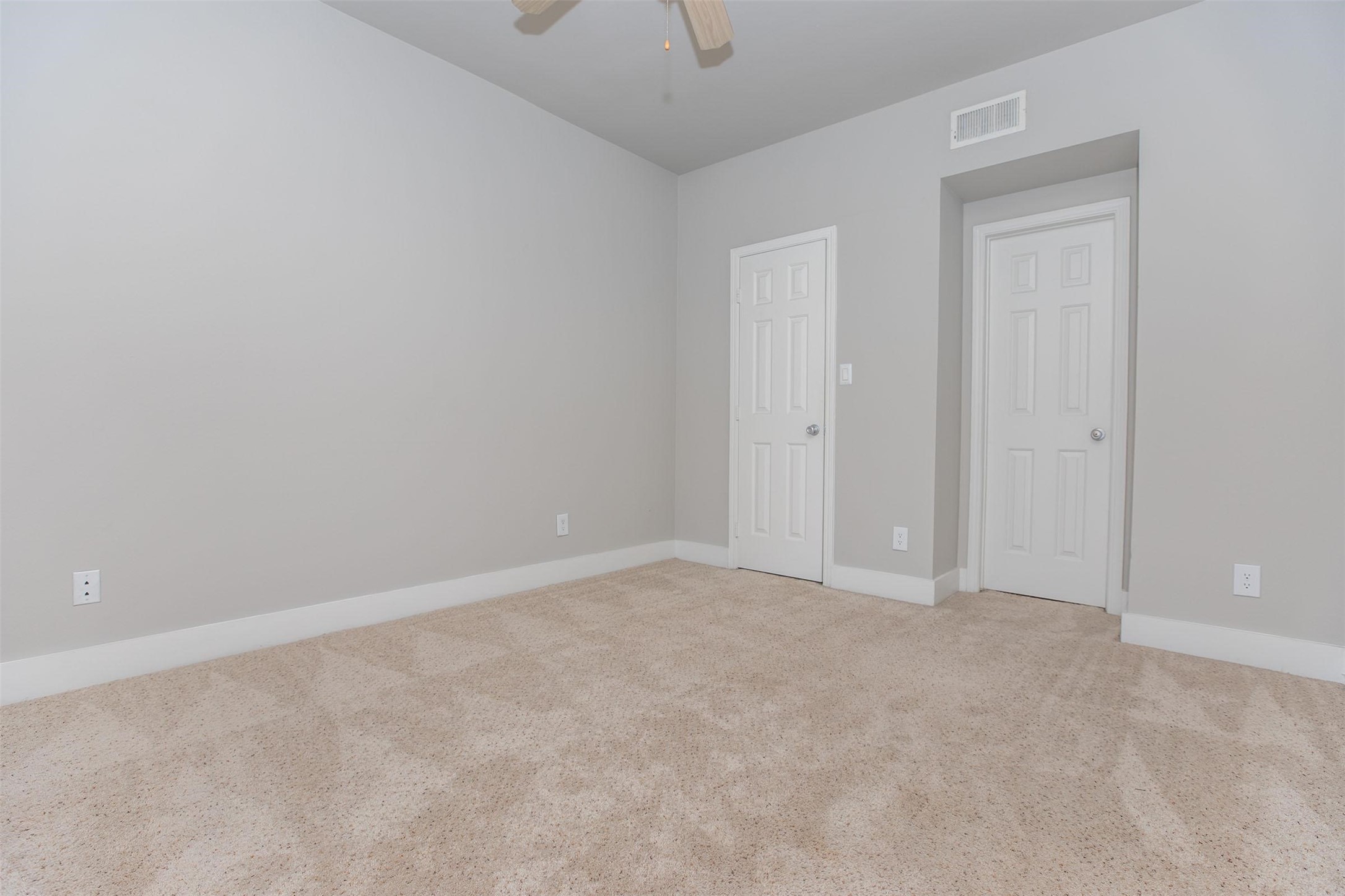 19100 N Glenwest Drive 936 Property Photo 16