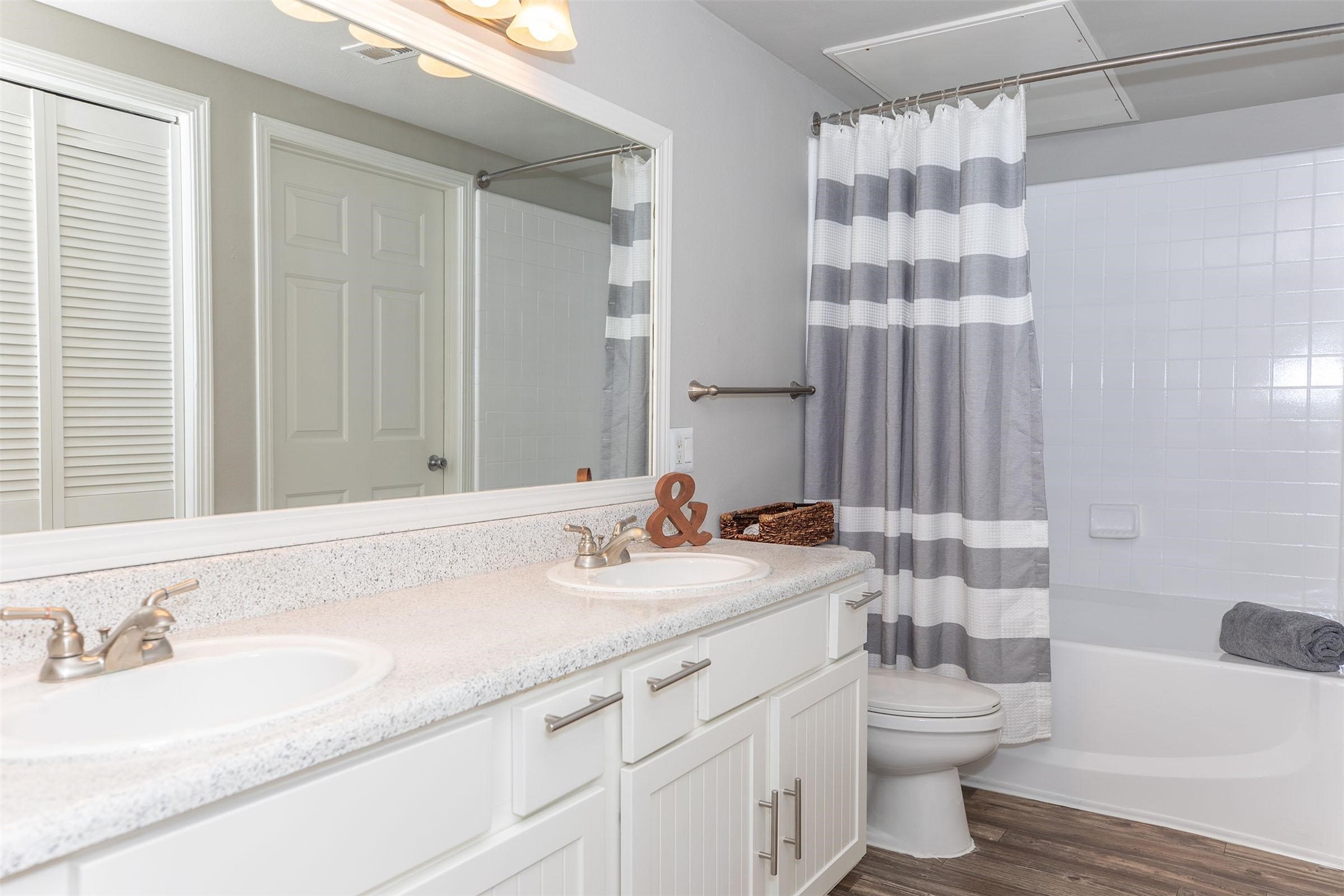 19100 N Glenwest Drive 936 Property Photo 18