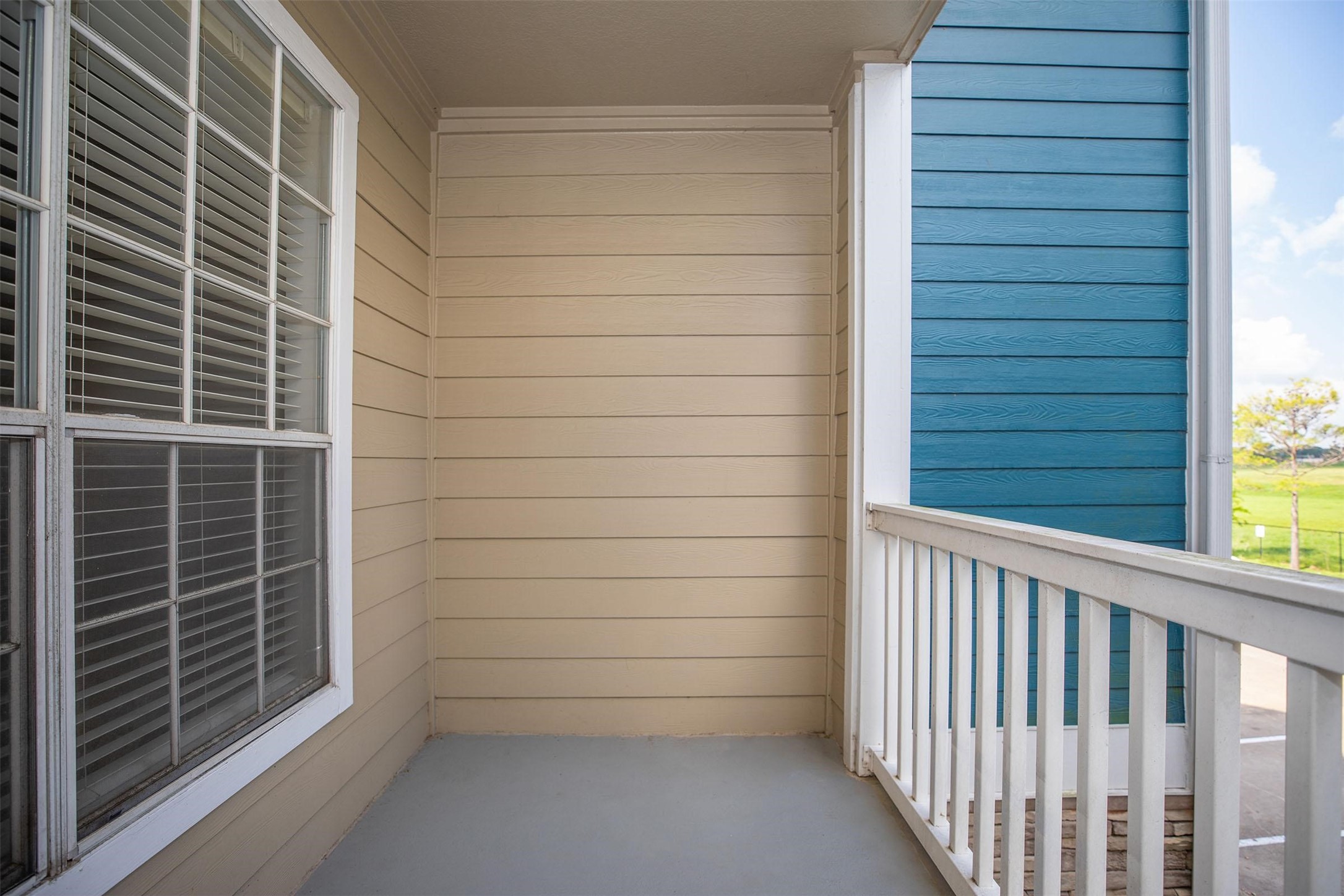19100 N Glenwest Drive 936 Property Photo 21