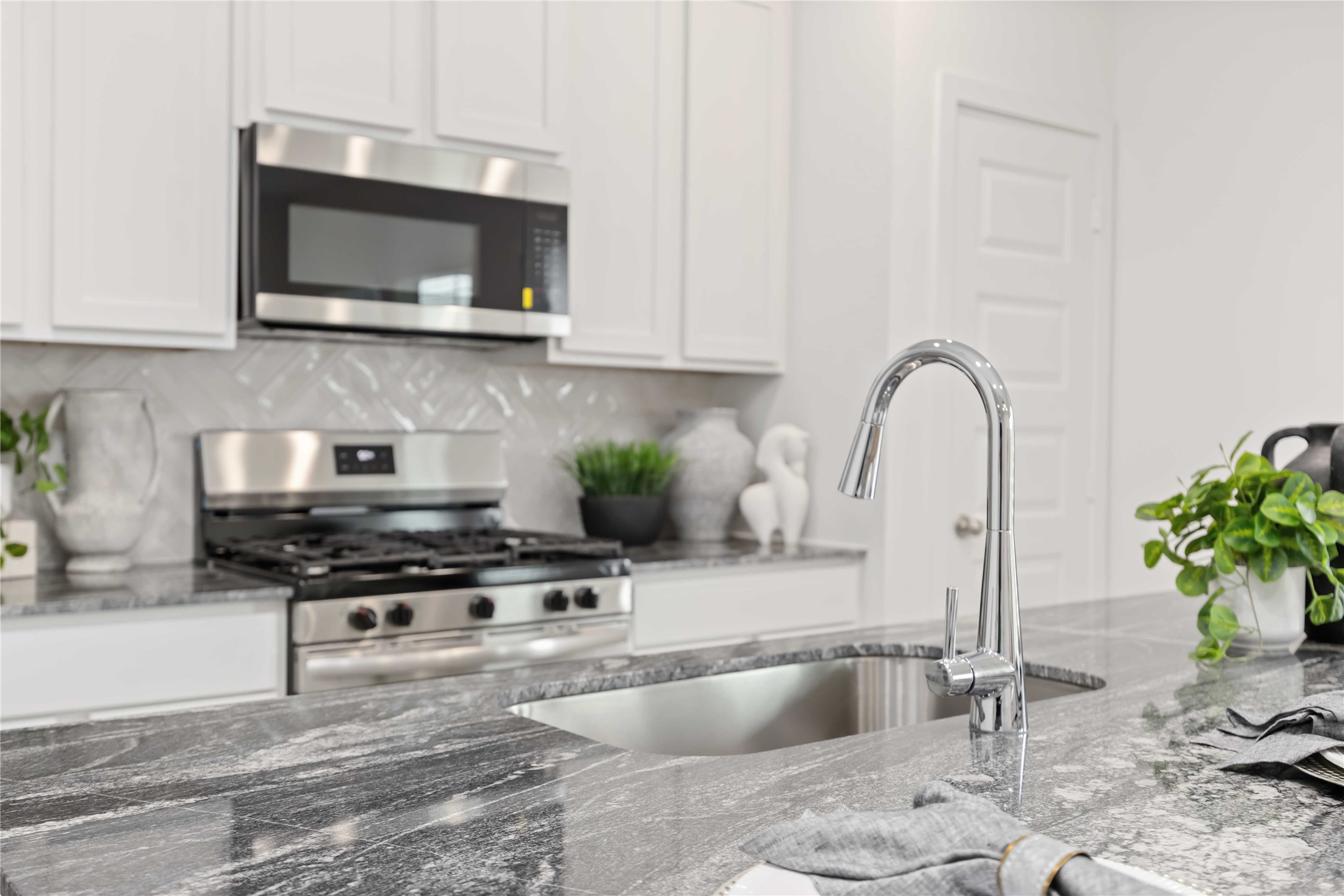 2811 Milton Lodge Lane Property Photo 6