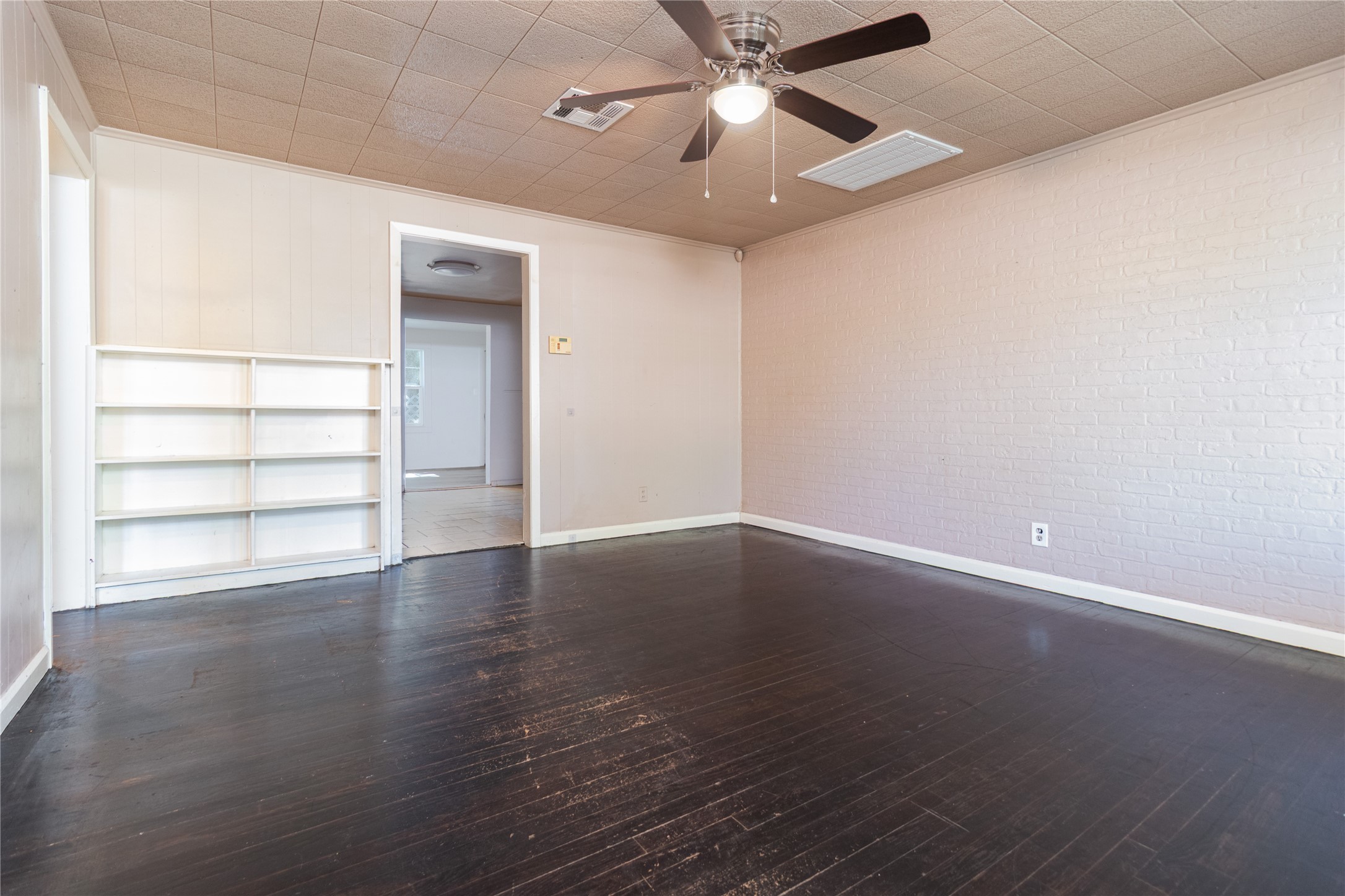 4425 Harding Drive Property Photo 5