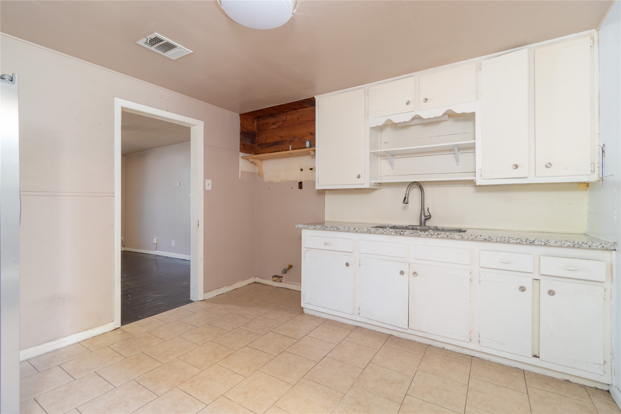 4425 Harding Drive Property Photo 9