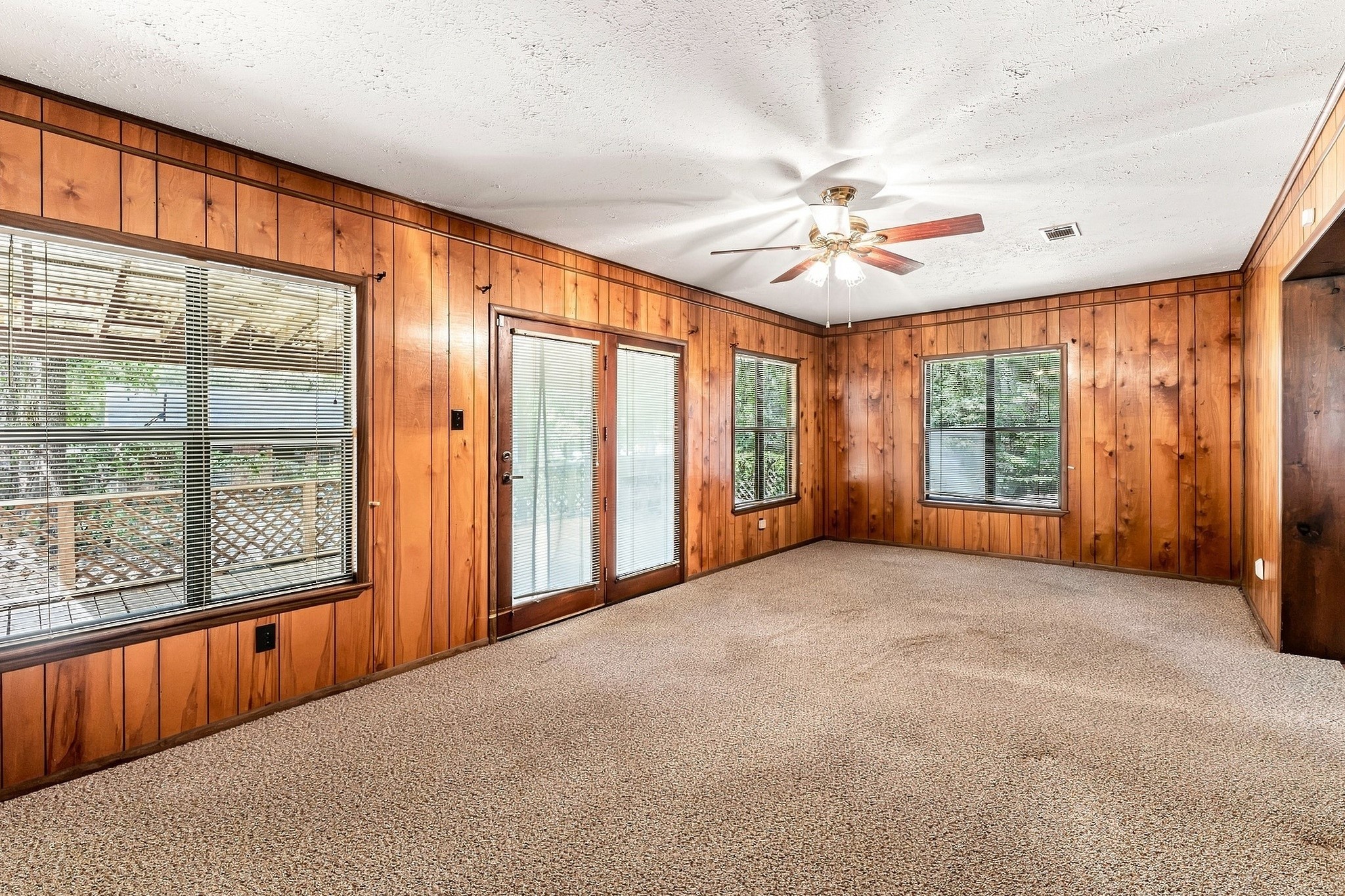 323 Park Hill Street Property Photo 9