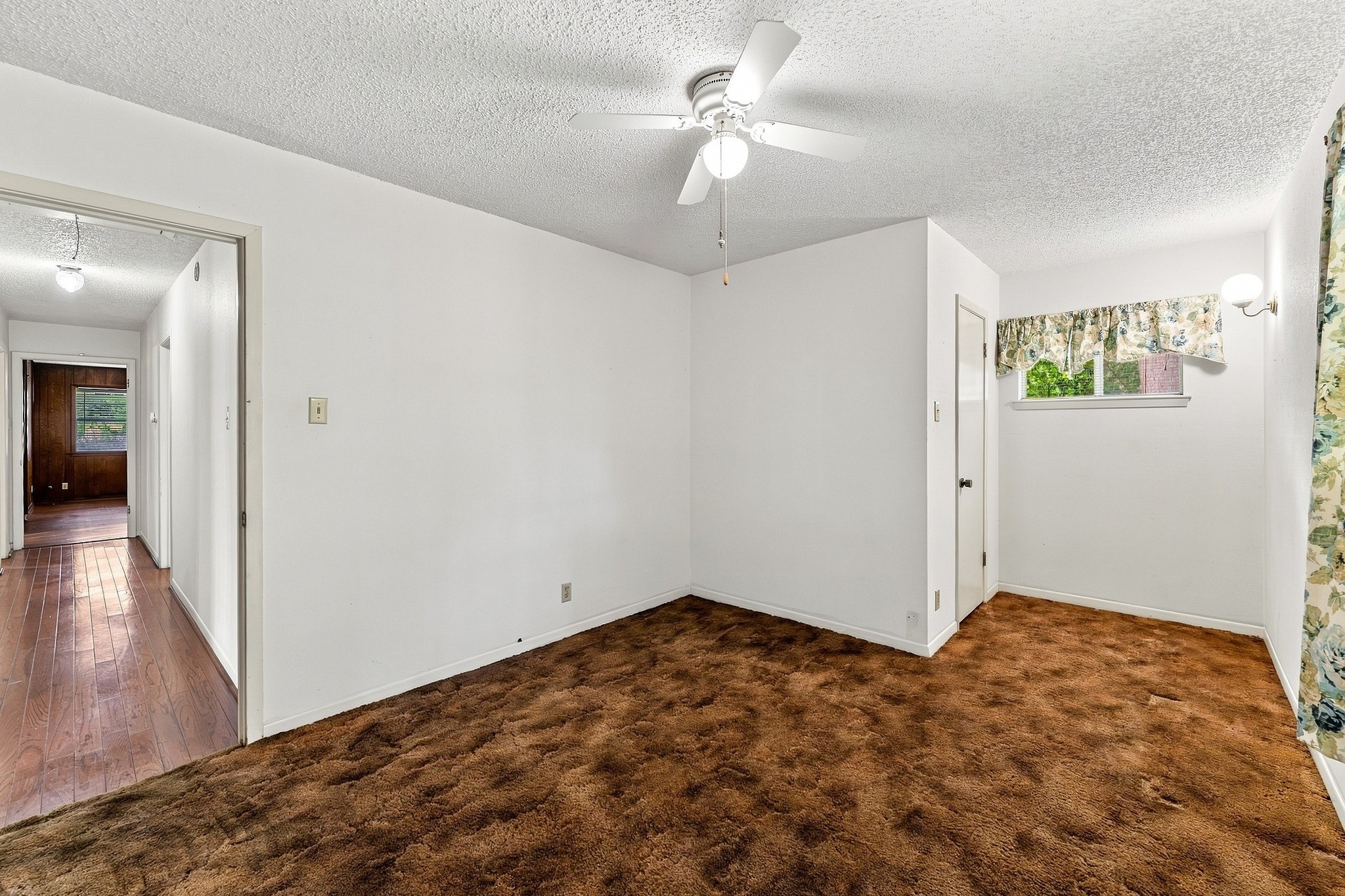 323 Park Hill Street Property Photo 13