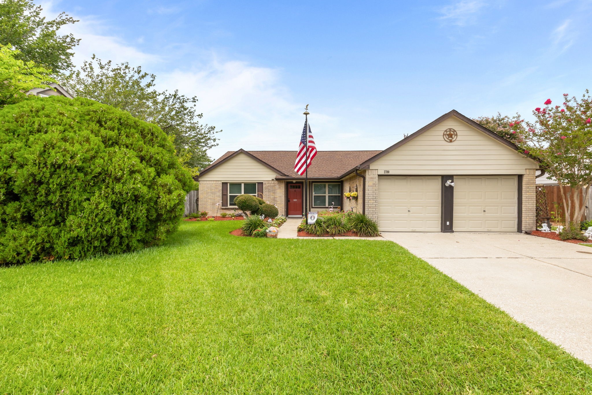 2780 Pinewood Drive Property Photo 1