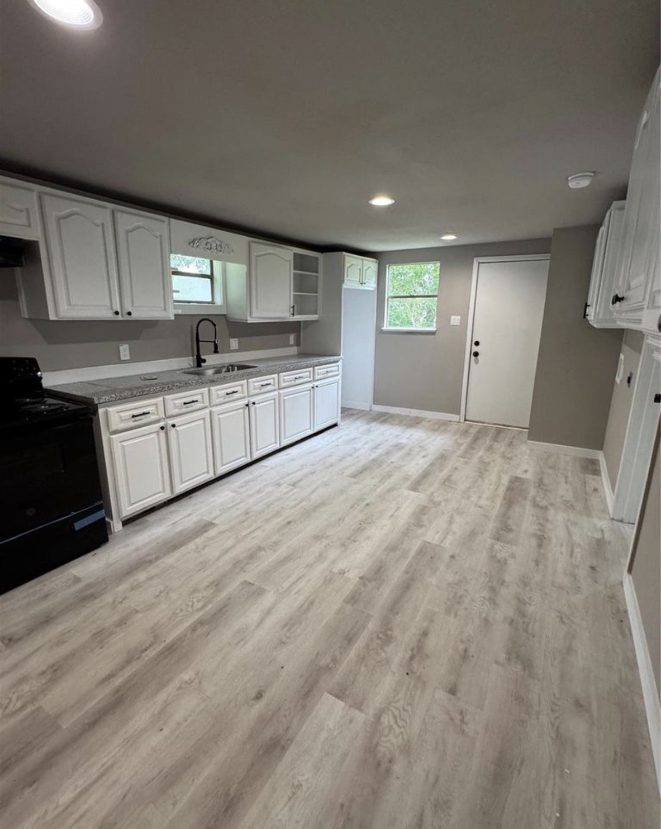 5734 Grant Avenue Property Photo 4