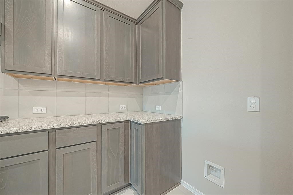 1306 Vinter Meadows Lane Property Photo 17