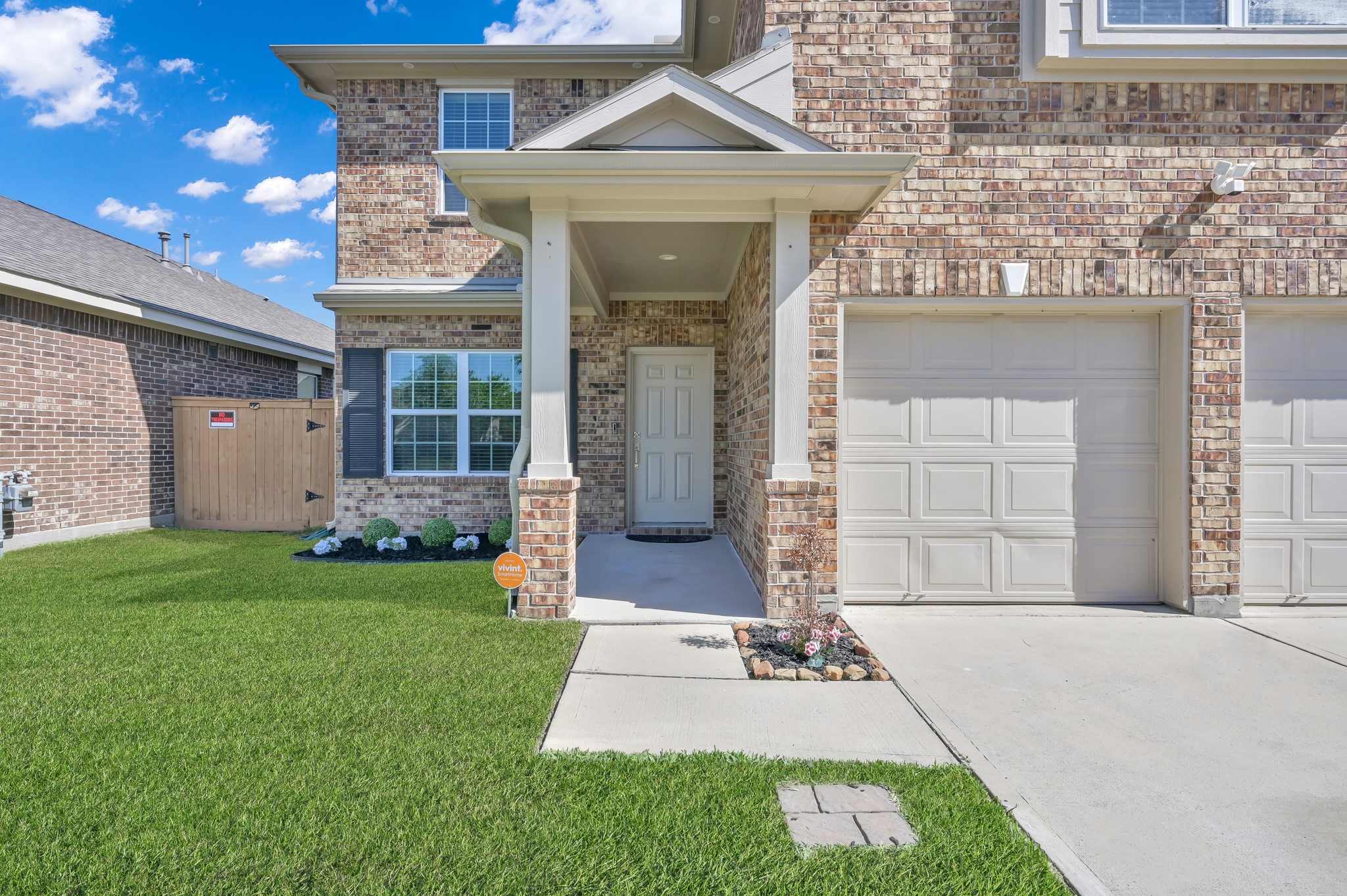 11323 Creekway Bend Drive Property Photo 2