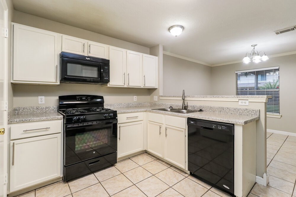 11710 Sandy Stream Drive Property Photo 8