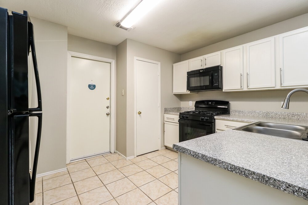 11710 Sandy Stream Drive Property Photo 9