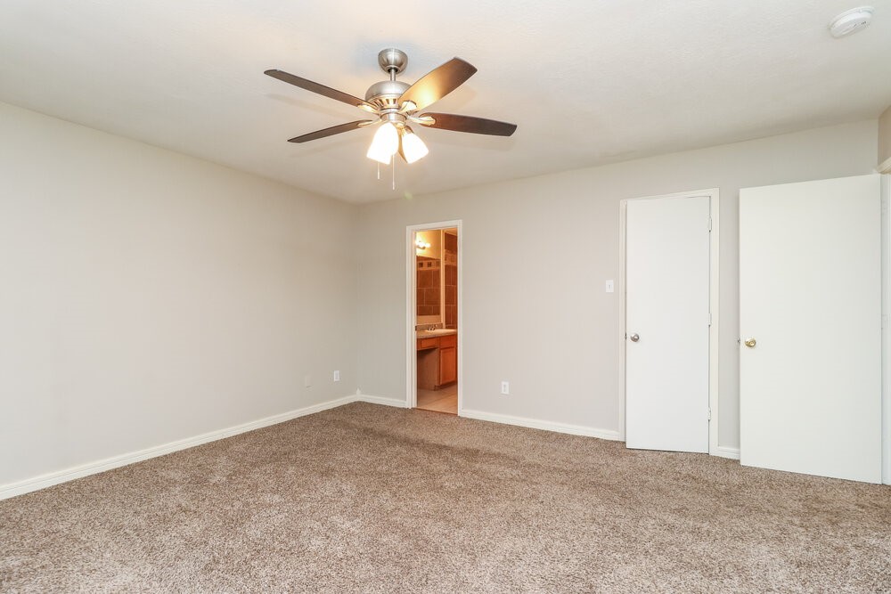 11710 Sandy Stream Drive Property Photo 10