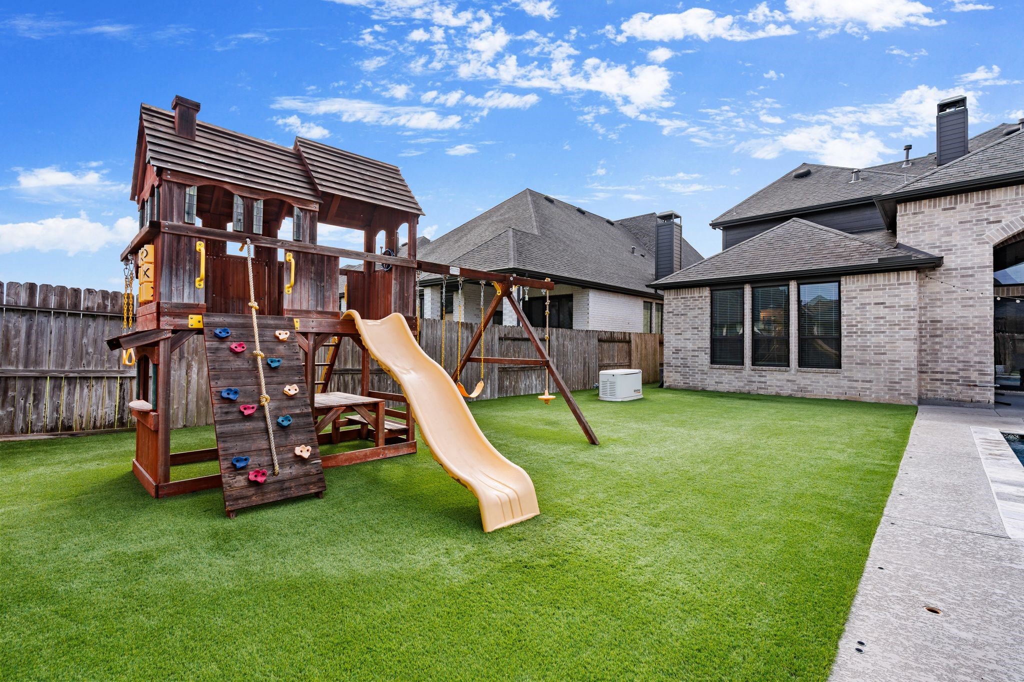 8815 Autumn Pine Drive Property Photo 37
