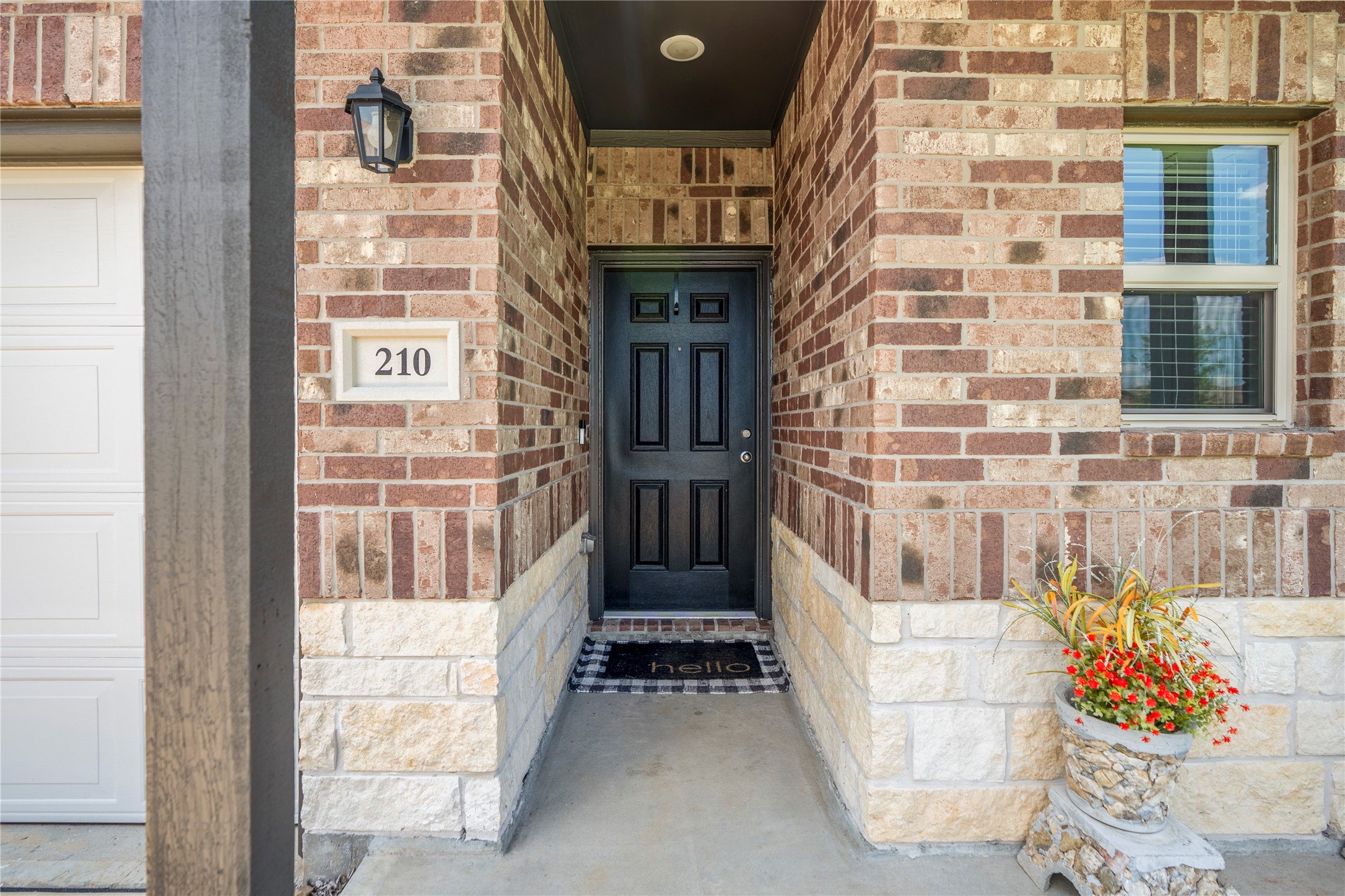 210 Bellewood Manor Drive Property Photo 4