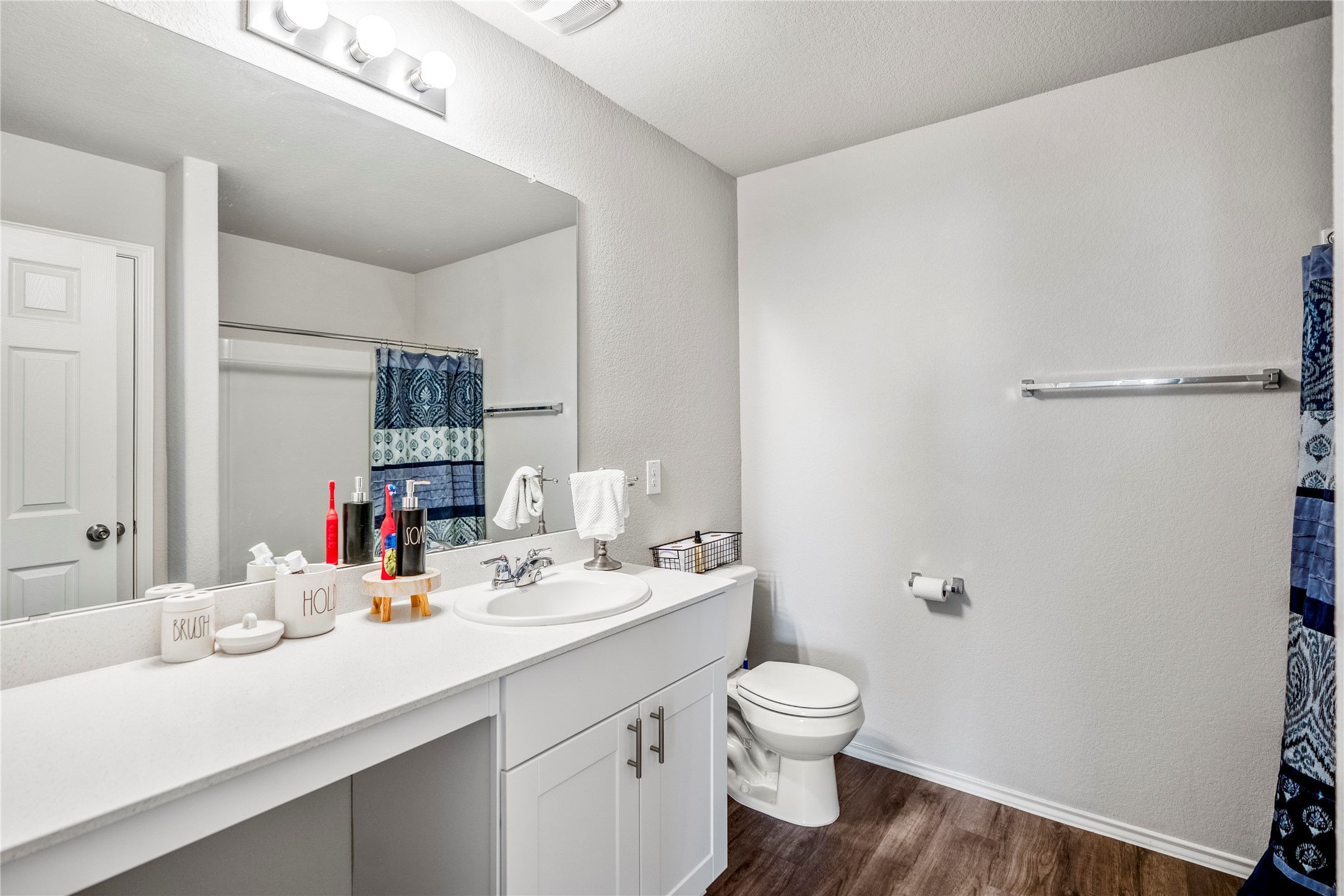 210 Bellewood Manor Drive Property Photo 26