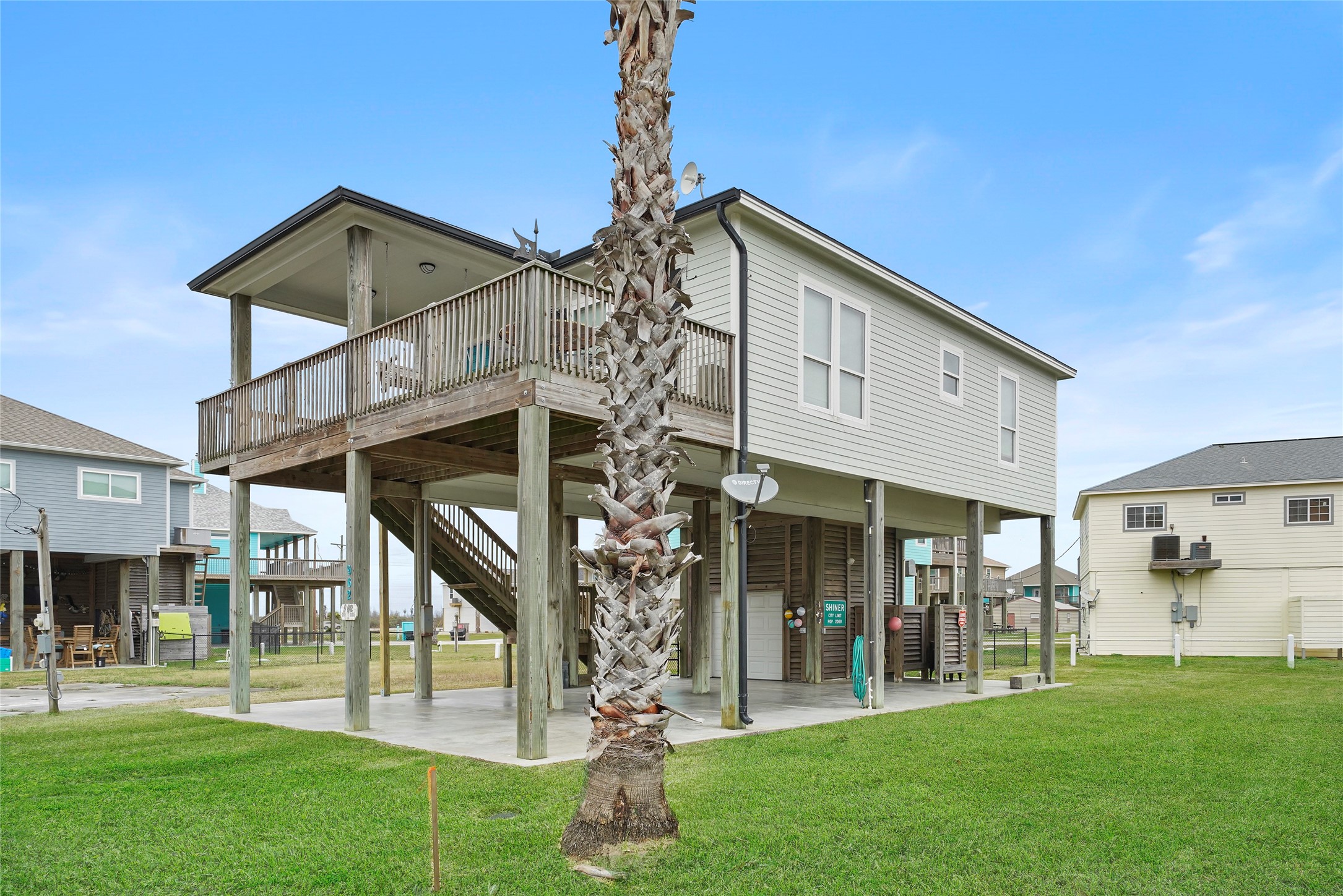 962 Driftwood Drive Property Photo 2