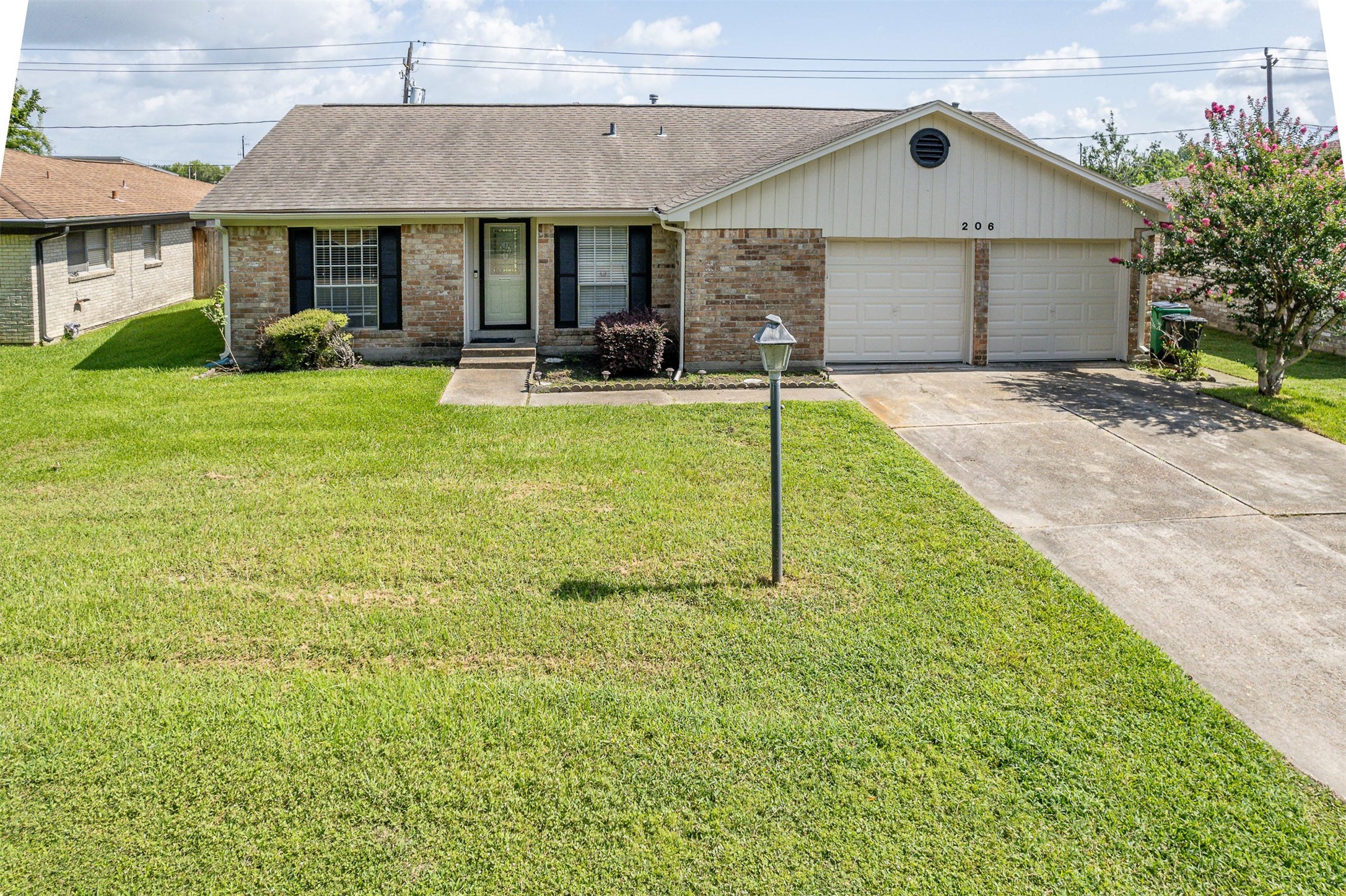 206 Kelly Lane Property Photo 4