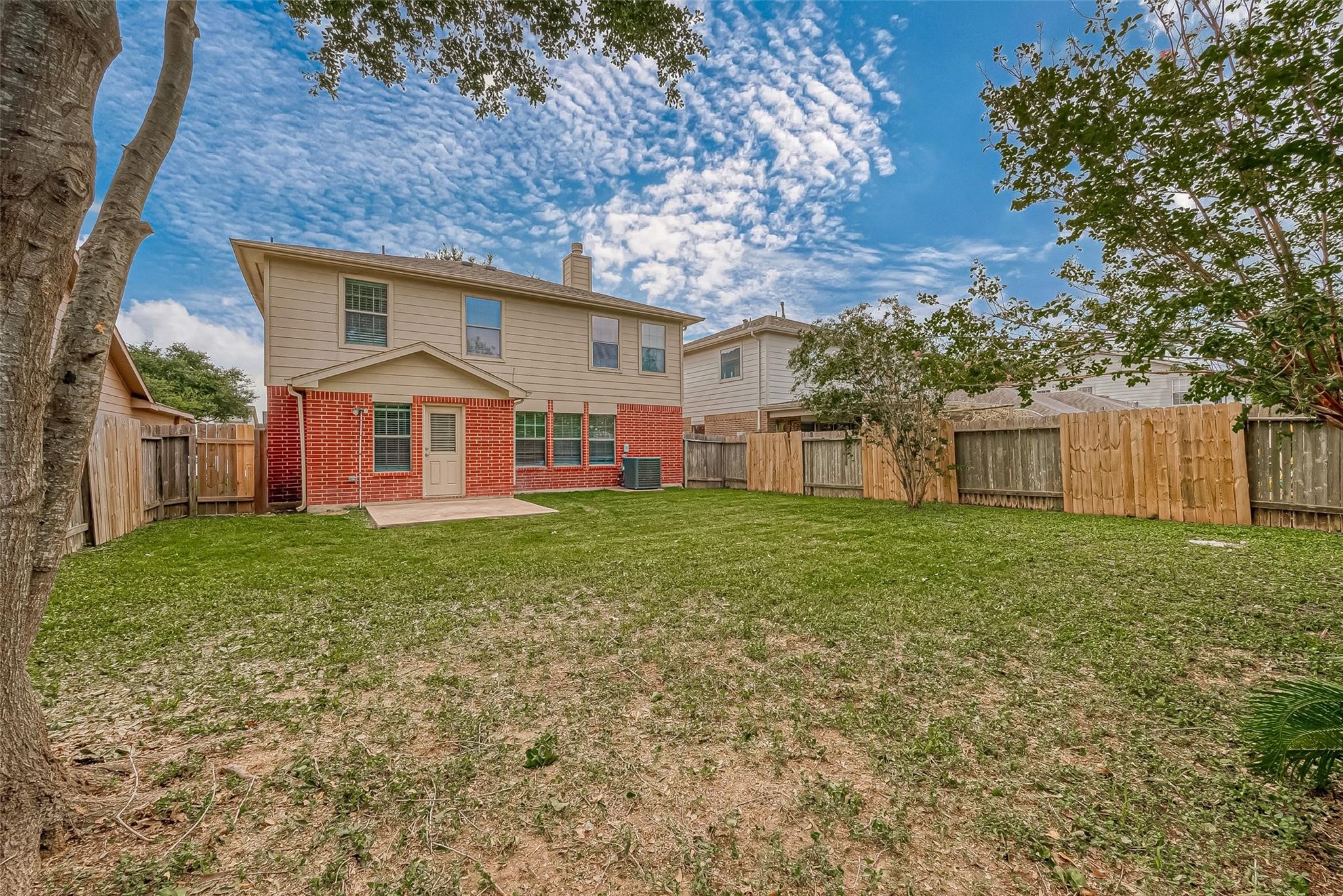 9234 Windswept Grove Drive Property Photo 3