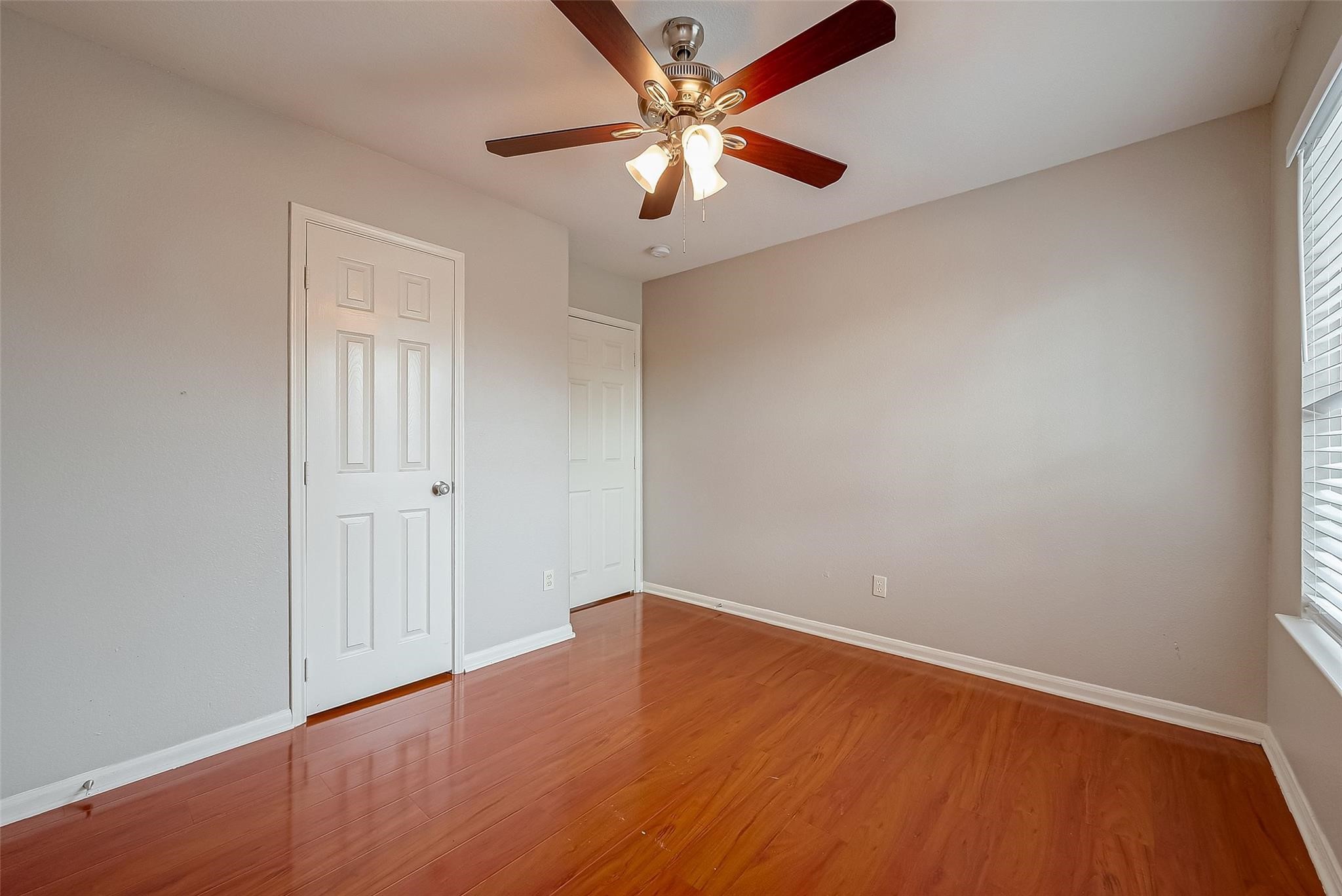 9234 Windswept Grove Drive Property Photo 5